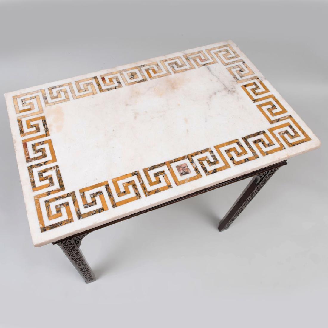 Table console d'époque George III en acajou Fratéwork avec plateau en marbre en vente 3