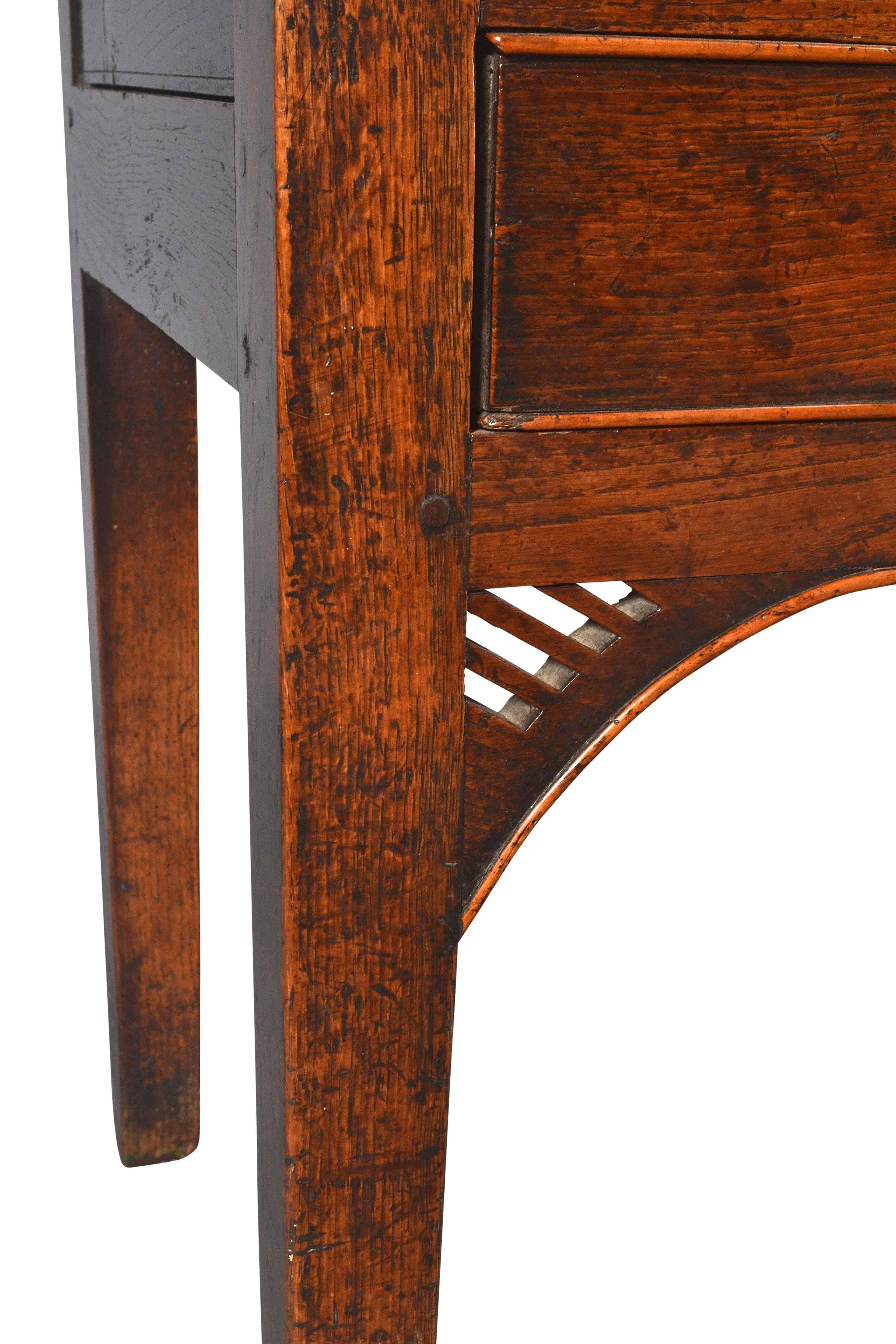 Country Cassettone e scaffale in Oak di epoca Giorgio III in vendita