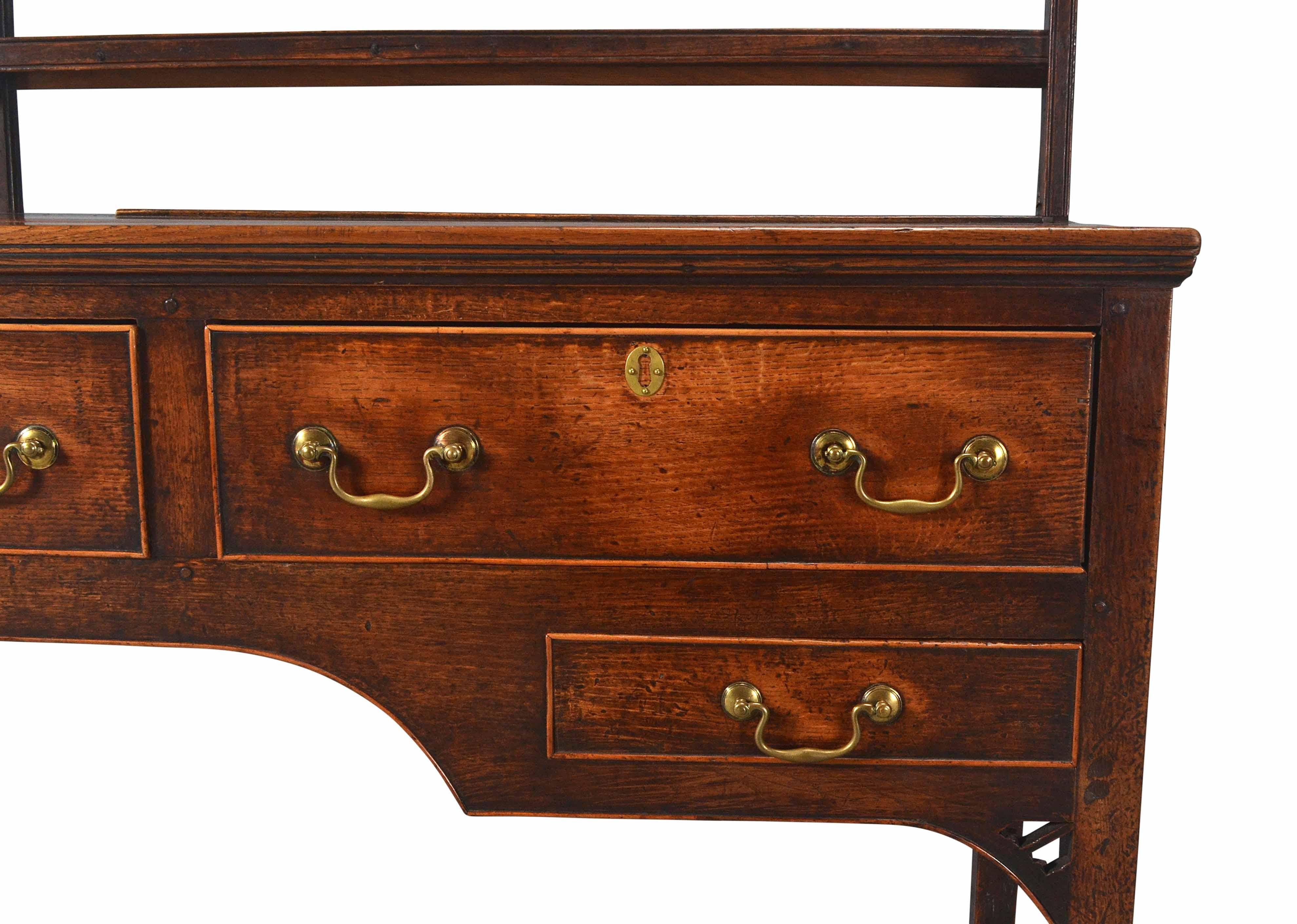 Fino al XVIII secolo Cassettone e scaffale in Oak di epoca Giorgio III in vendita