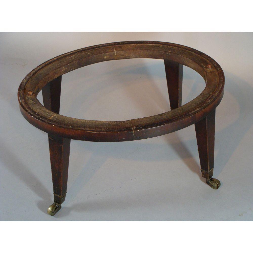 George III Period Oval Mahogany Wine Cooler In Good Condition For Sale In Lymington, GB