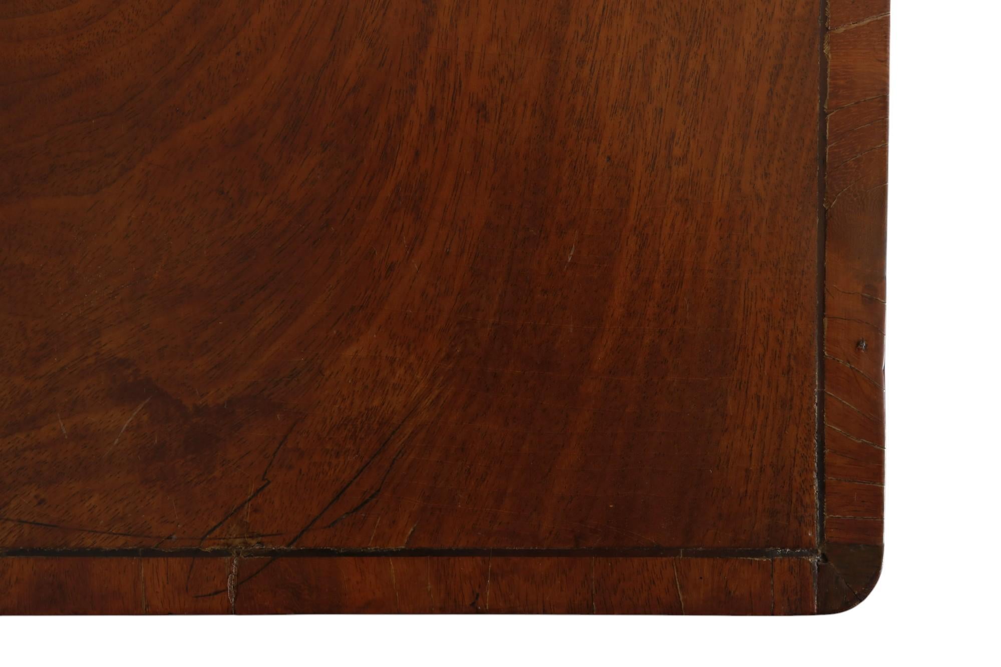 Mesa Pembroke de época Jorge III en venta 3