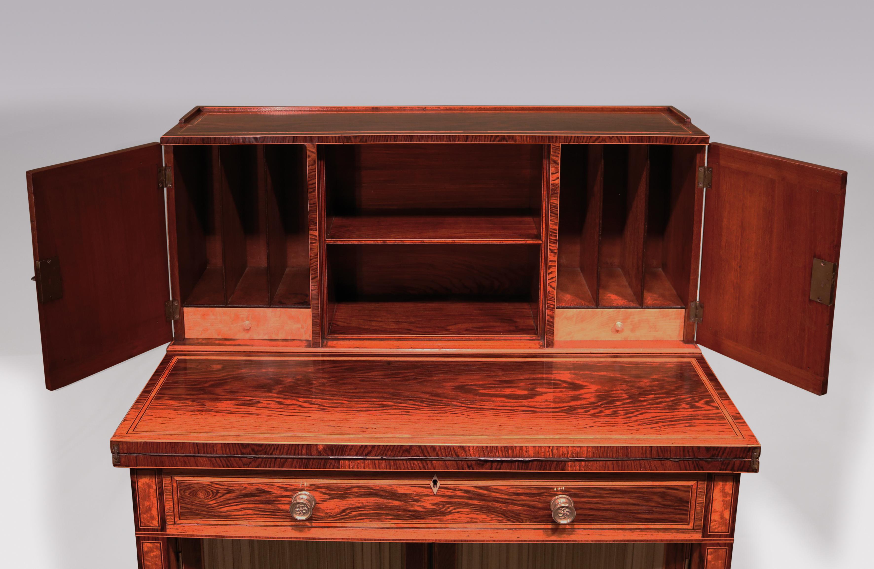 George III Period Rosewood Concave Door Cabinet In Good Condition For Sale In London, GB