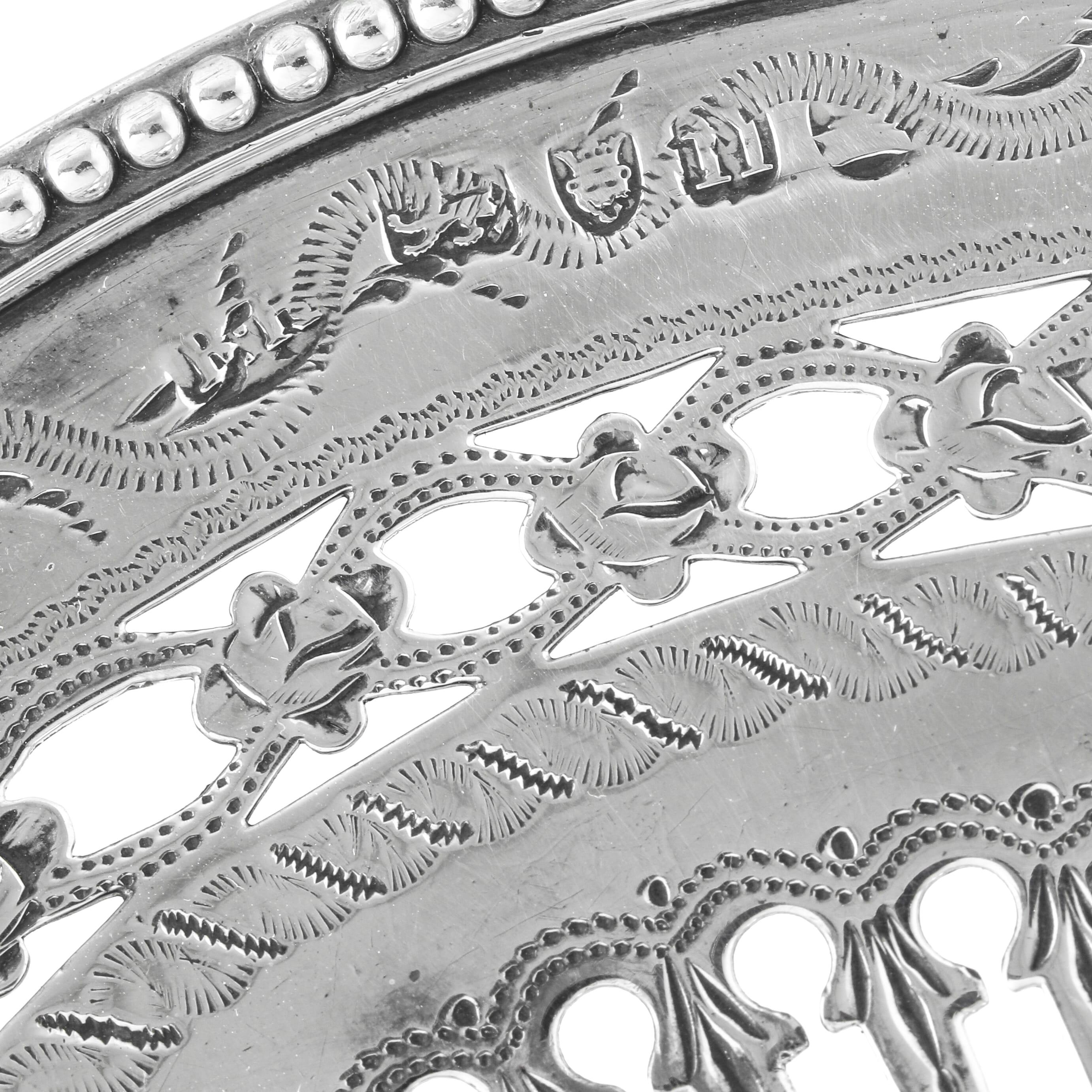 Cestino in argento sterling di epoca Giorgio III realizzato da Robert Hennell nel 1788 in vendita 1