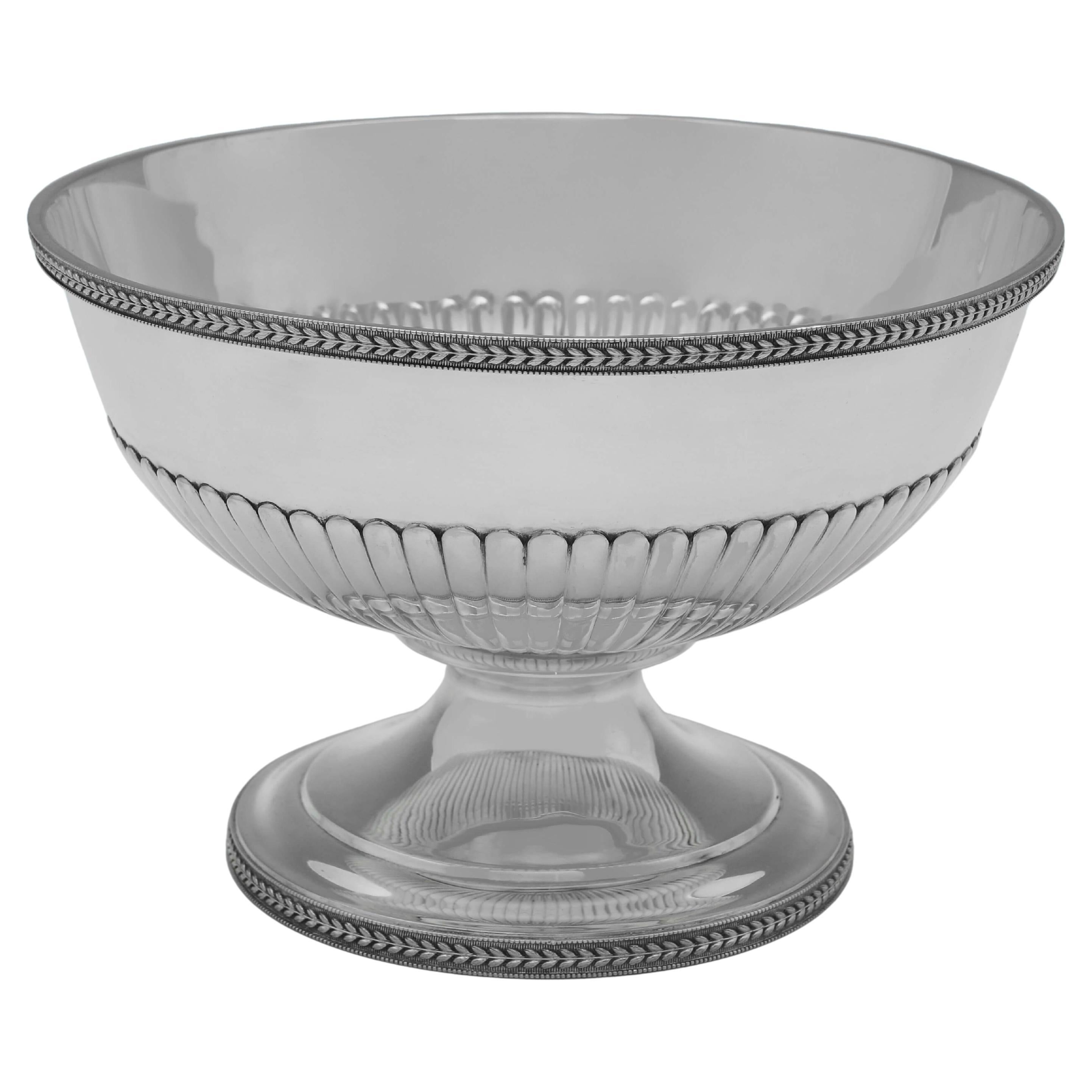 George III Period Sterling Silver Bowl - Made in 1803 For Sale