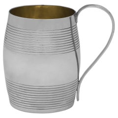 Taza de niño de plata de ley de la época de Jorge III fabricada por George Smith III en 1796