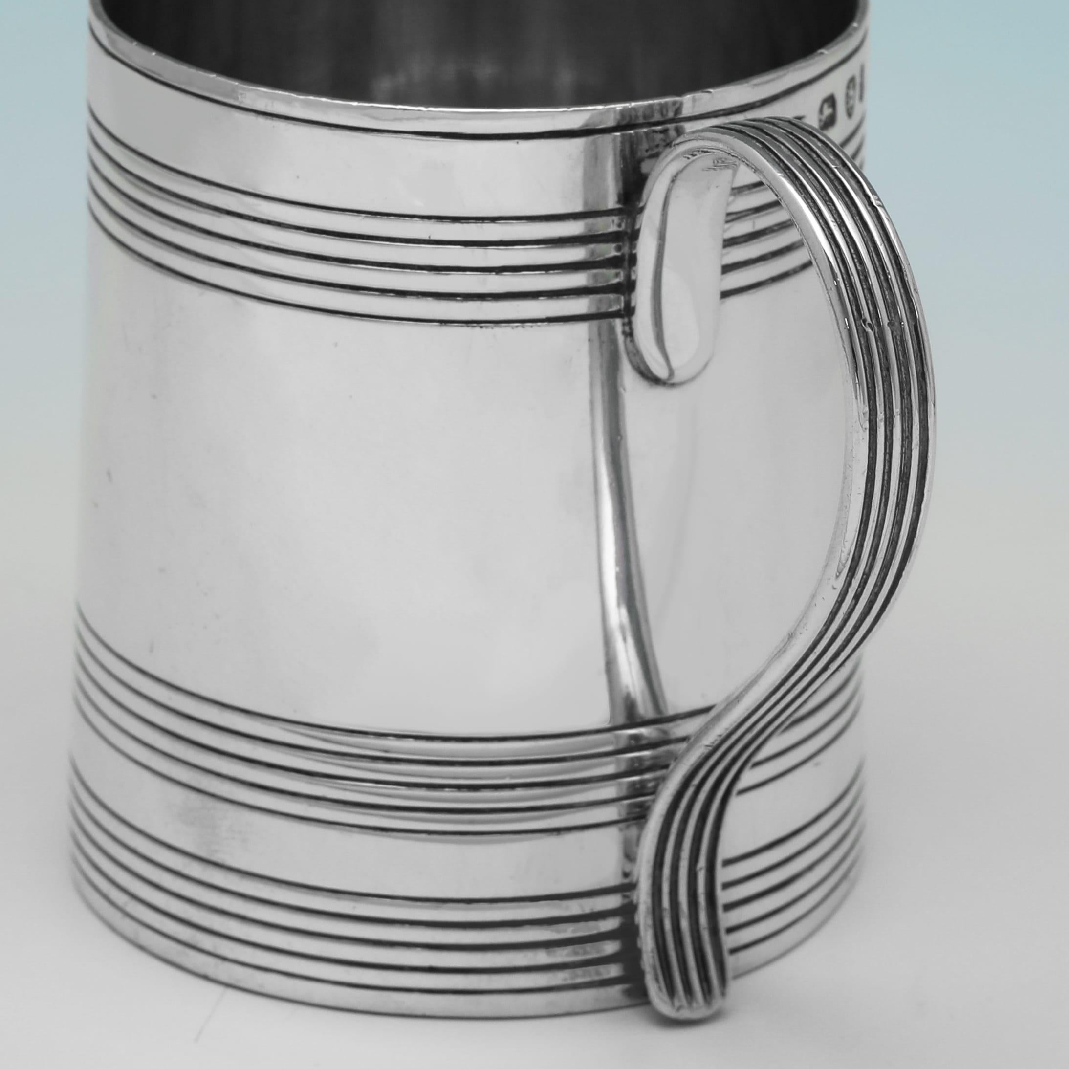 Taza de bautizo de plata de ley de la época de Jorge III hecha por Henry Chawner en 1794 en Bueno estado para la venta en London, London