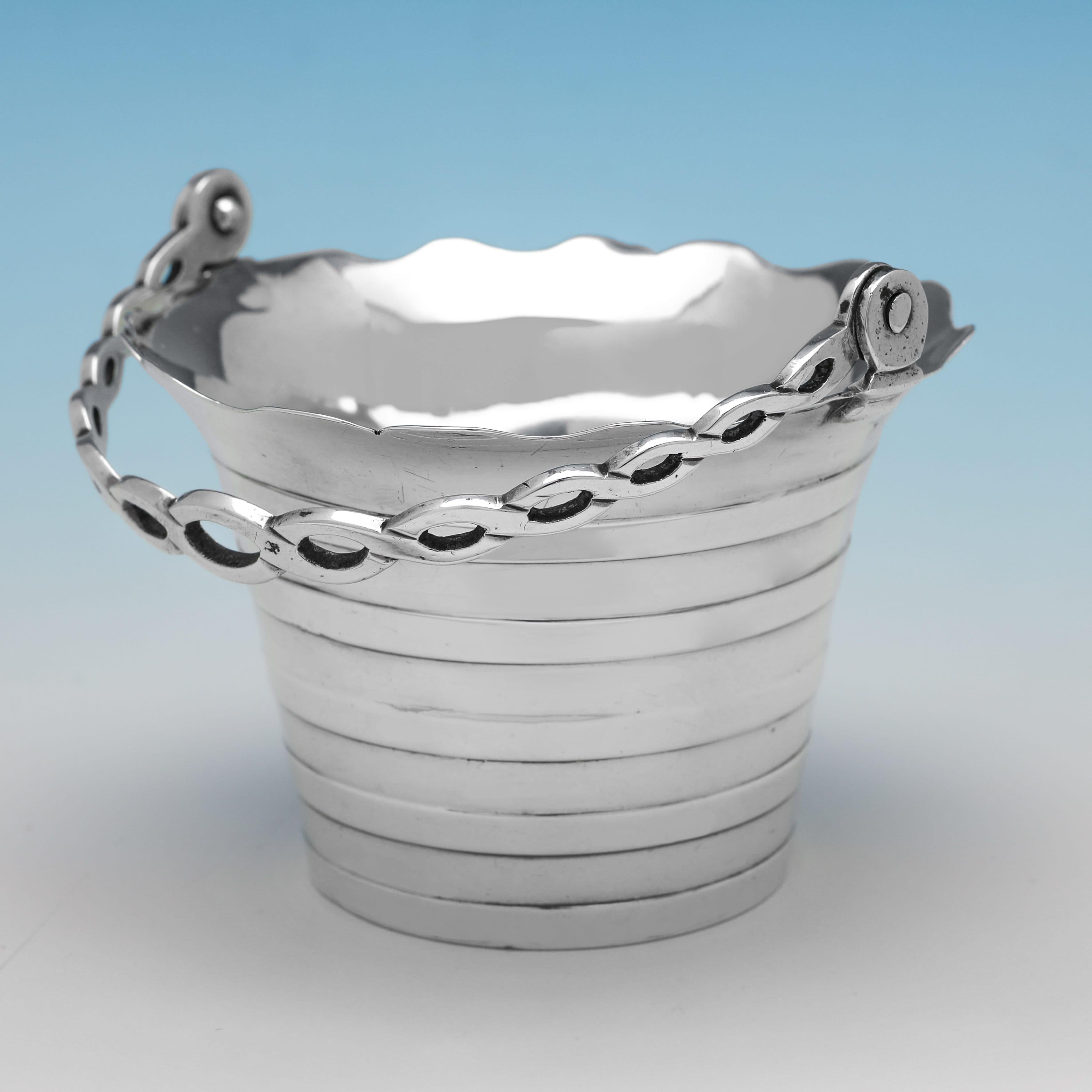 Inglese Secchiello per panna in argento sterling di epoca Giorgio III realizzato a Londra nel 1773 in vendita