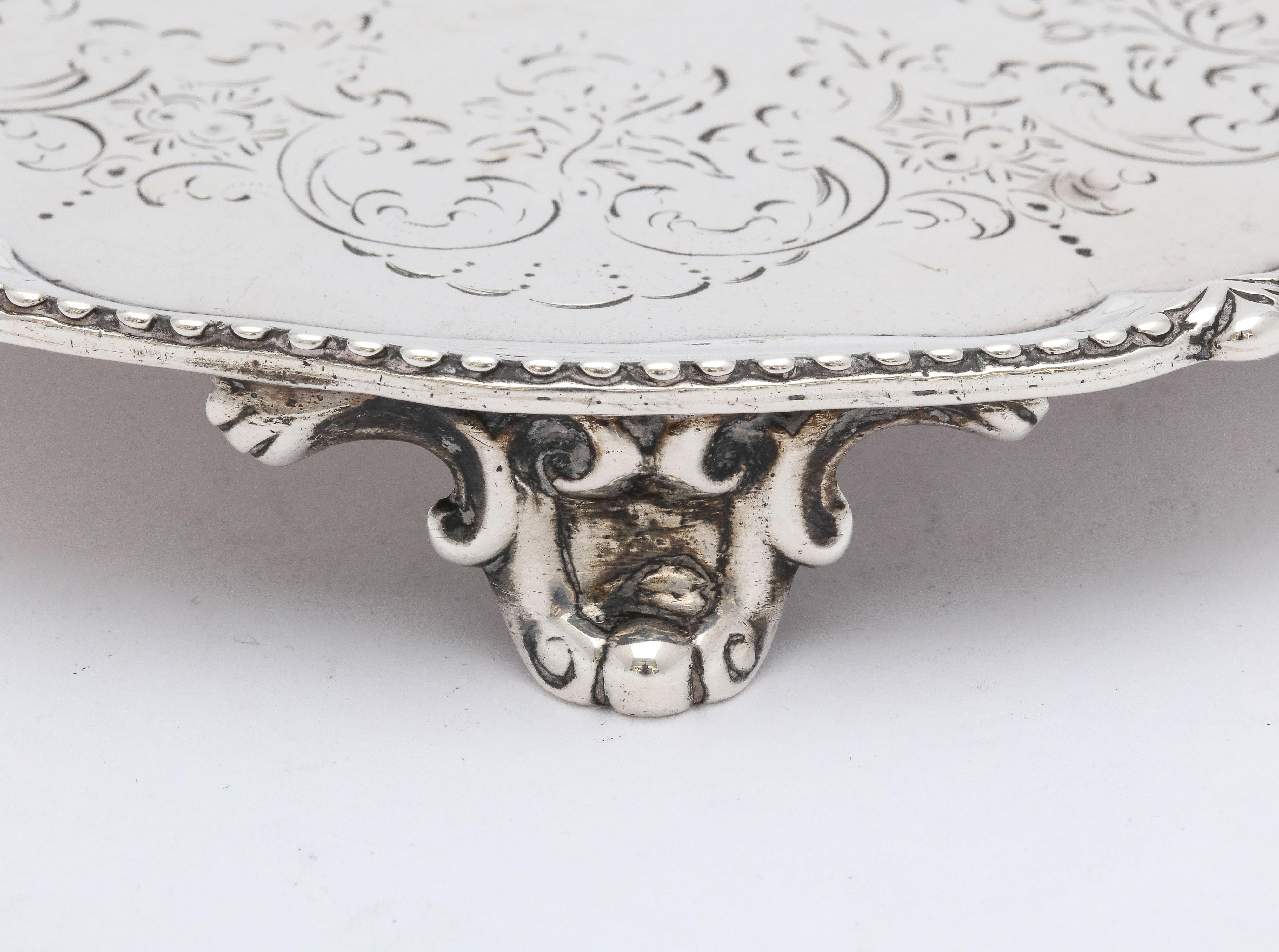 George III Period Sterling Silver Footed Salver/Tray In Good Condition In New York, NY