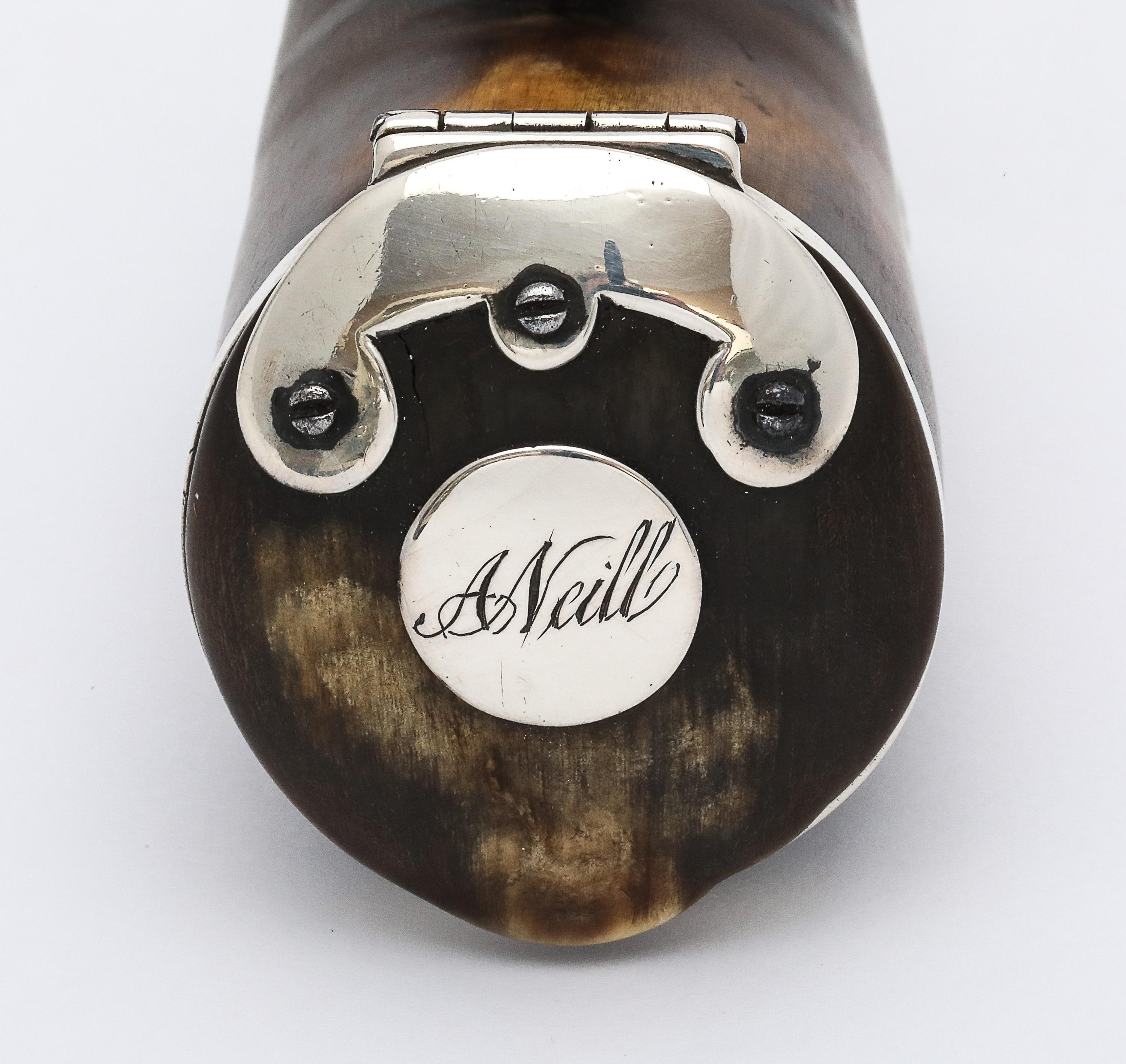 George III Period Sterling Silver-Mounted Scottish Snuff Mull With Hinged Lid en vente 4