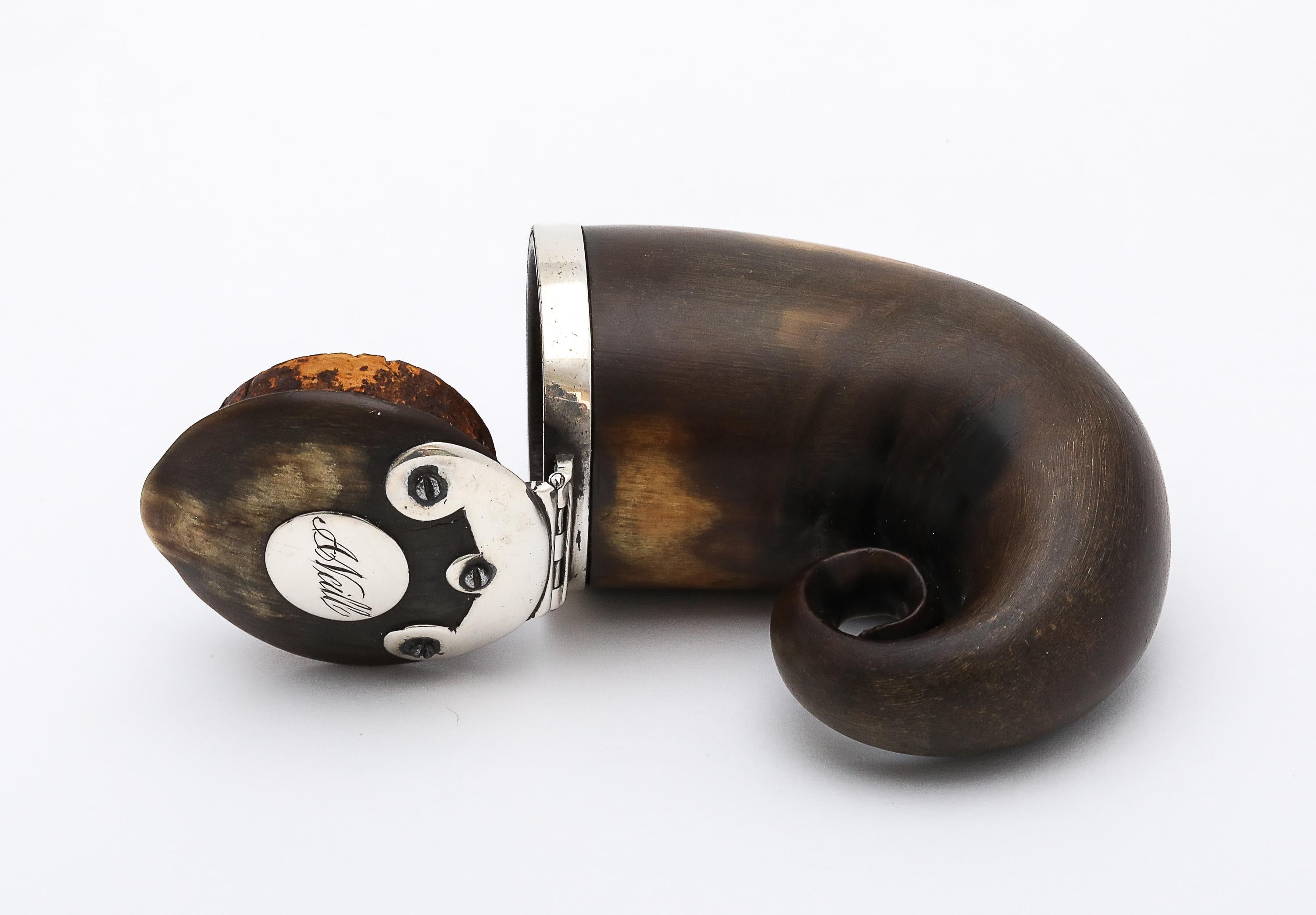 George III Period Sterling Silver-Mounted Scottish Snuff Mull With Hinged Lid en vente 6