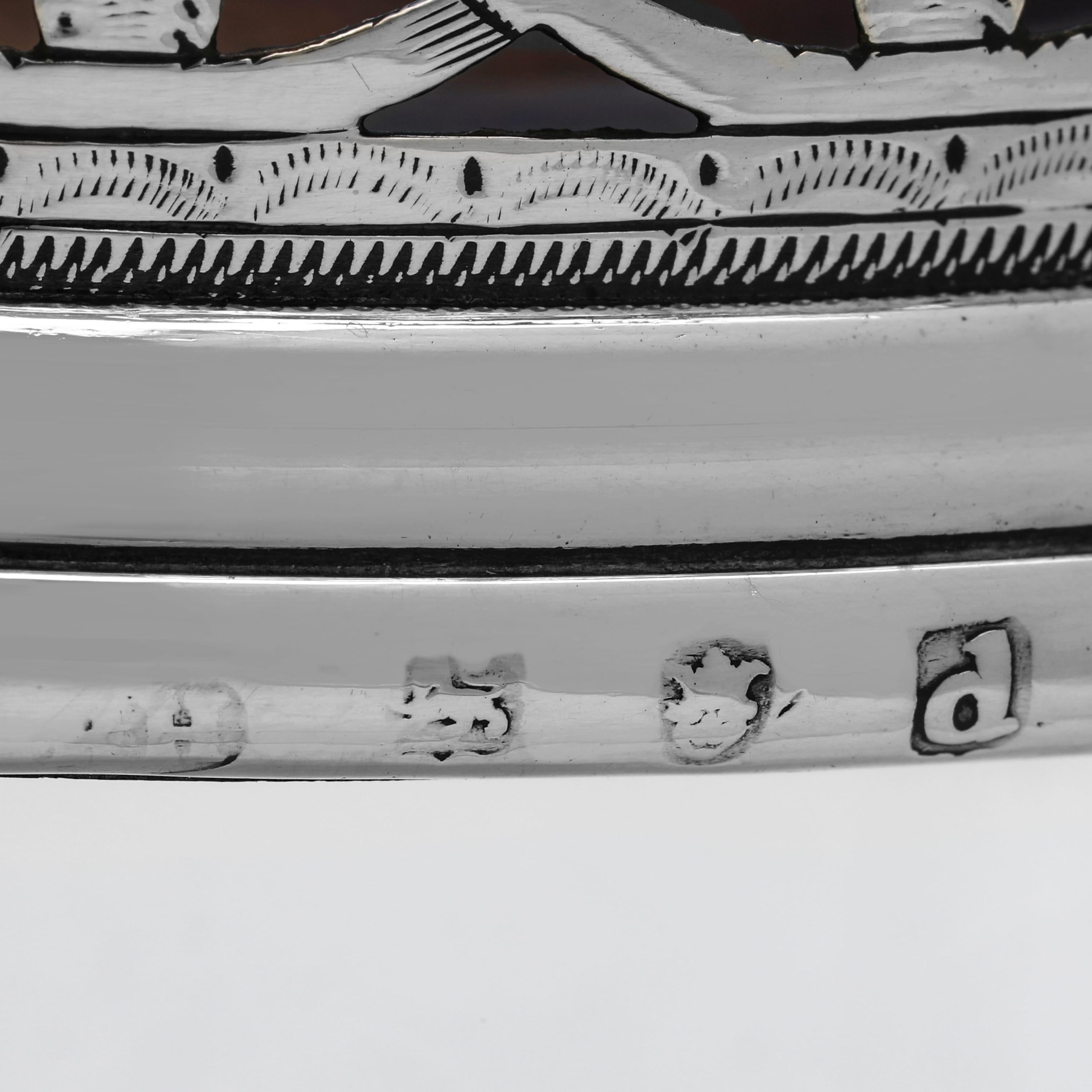 Sterlingsilber-Weinmantel aus der Zeit von George III. von Robert Hennell I. aus der Zeit von 1779 im Zustand „Gut“ im Angebot in London, London
