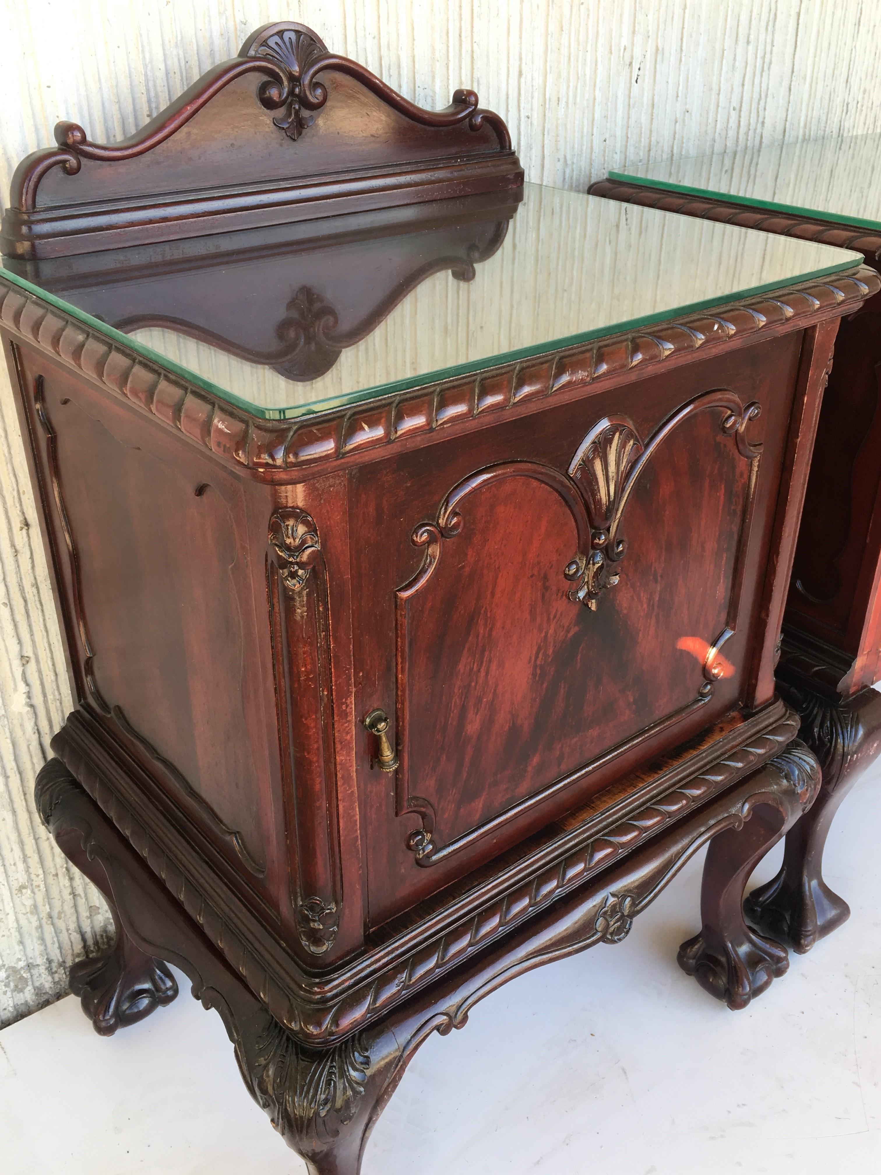20th Century George III Period Walnut Nightstands or Bedsides with Glass Top and Door