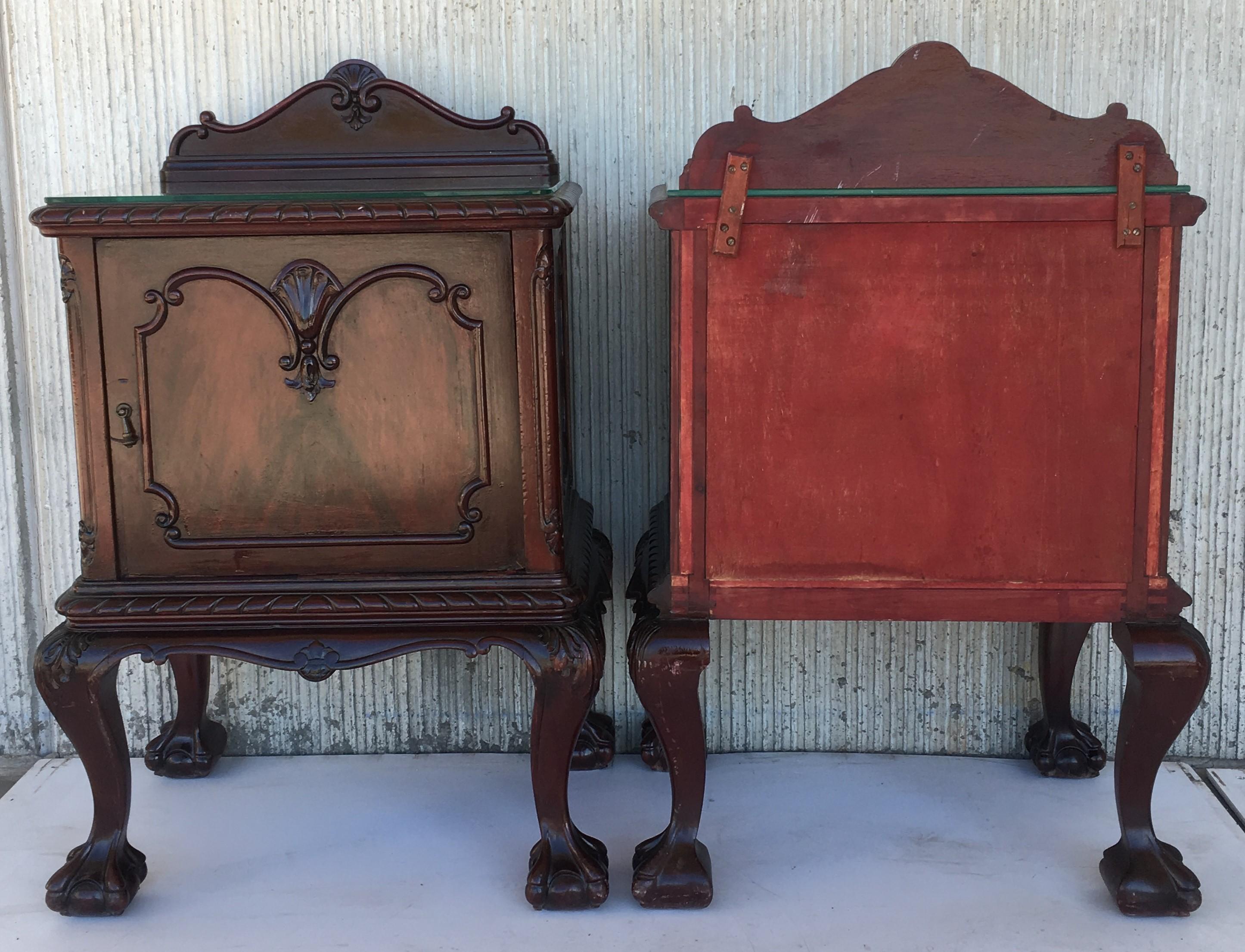 George III Period Walnut Nightstands or Bedsides with Glass Top and Door 1