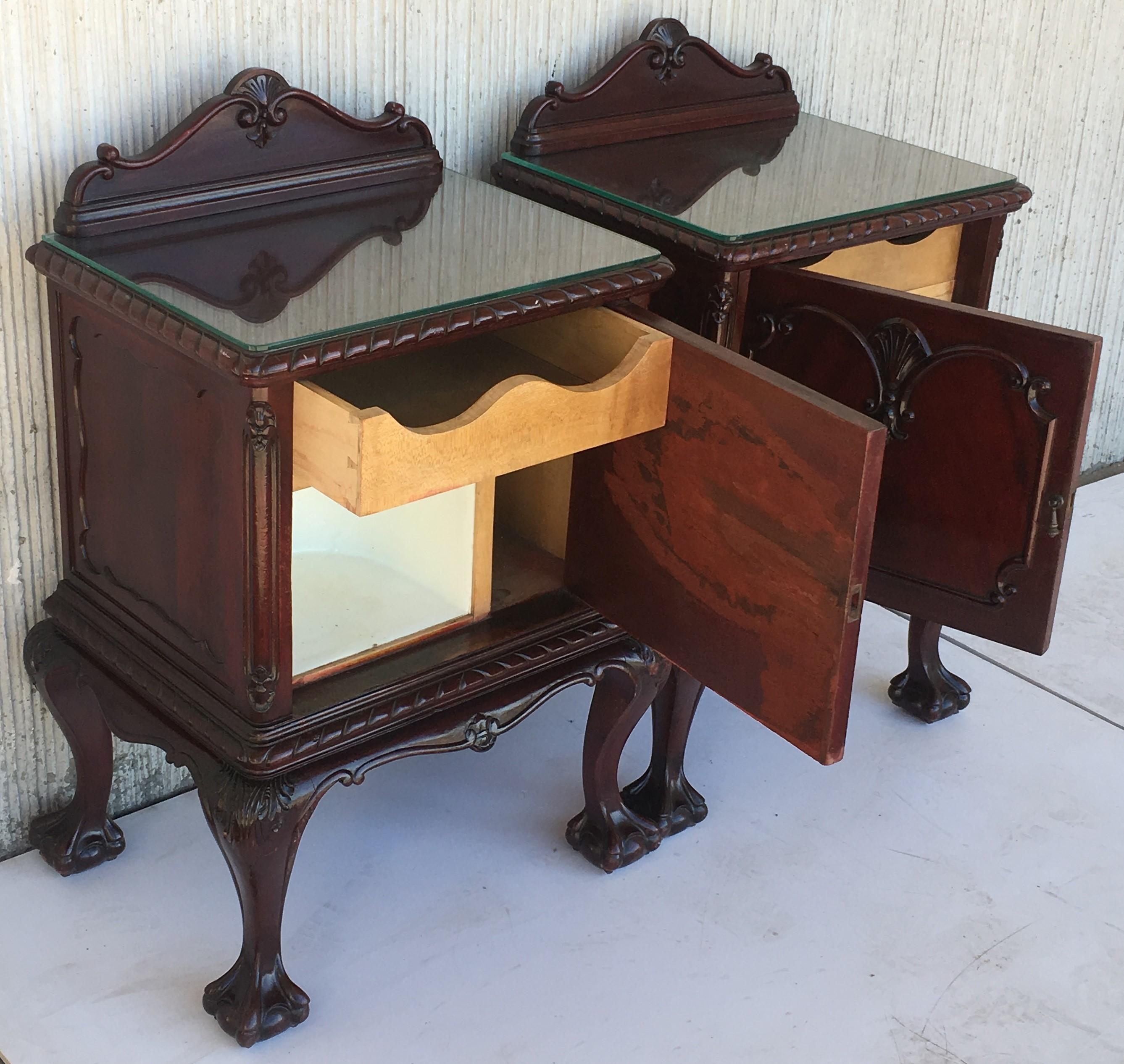 George III Period Walnut Nightstands or Bedsides with Glass Top and Door 2