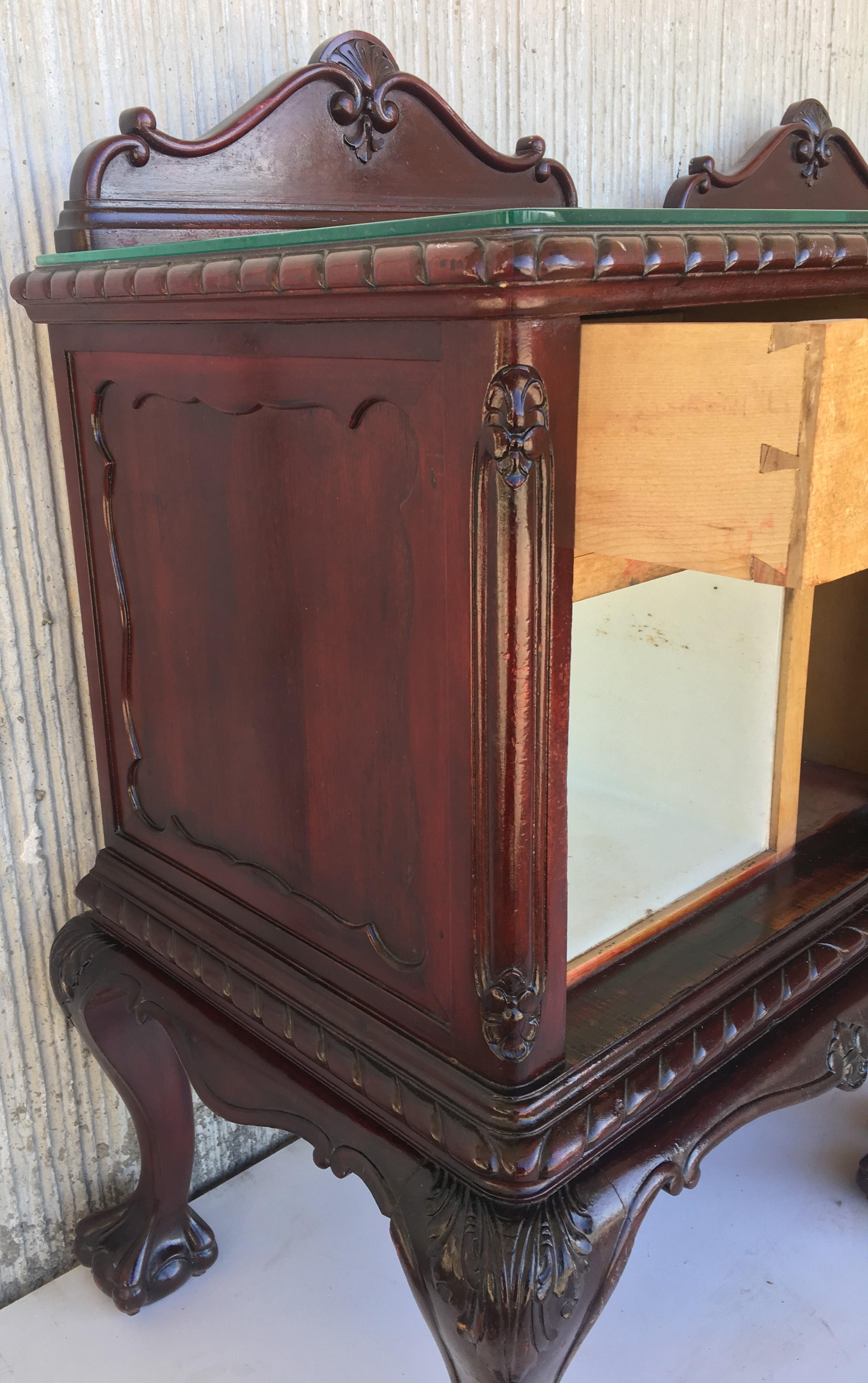 George III Period Walnut Nightstands or Bedsides with Glass Top and Door 4