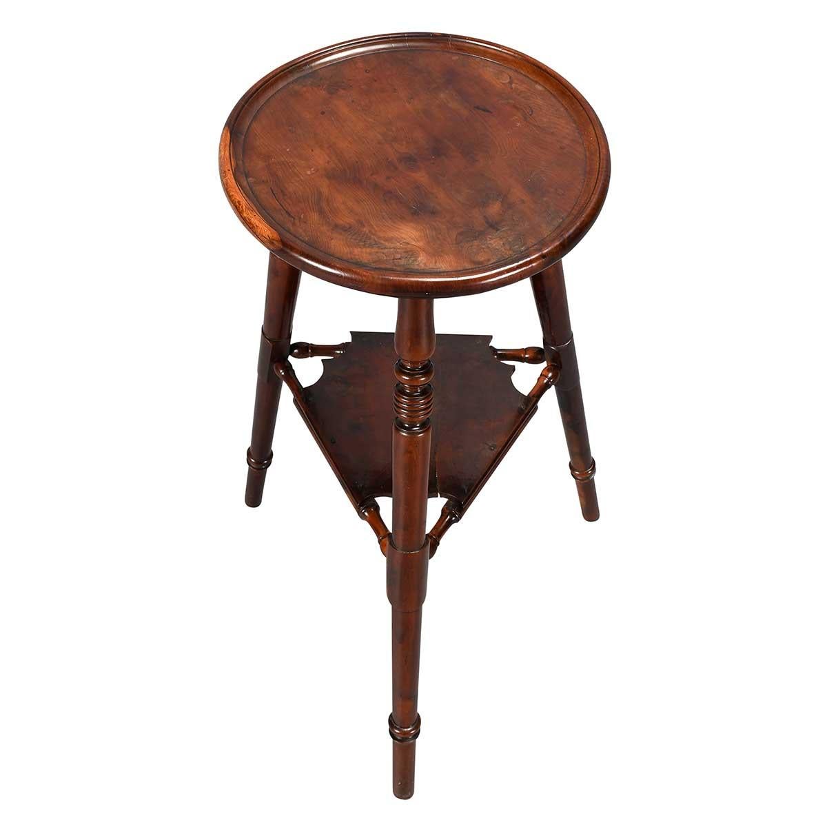 Table à grillons en bois d'if d'époque George III Bon état - En vente à Harrodsburg, KY
