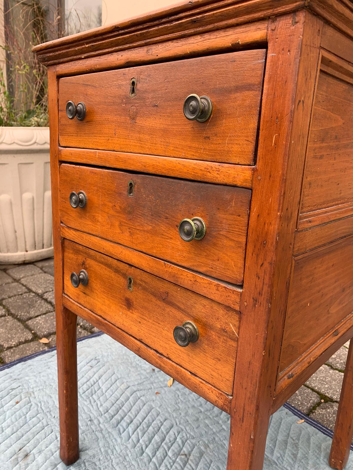 George III Mahogany & Pine Three-Drawer Side Chest with Later Pulls, circa 1800s 3