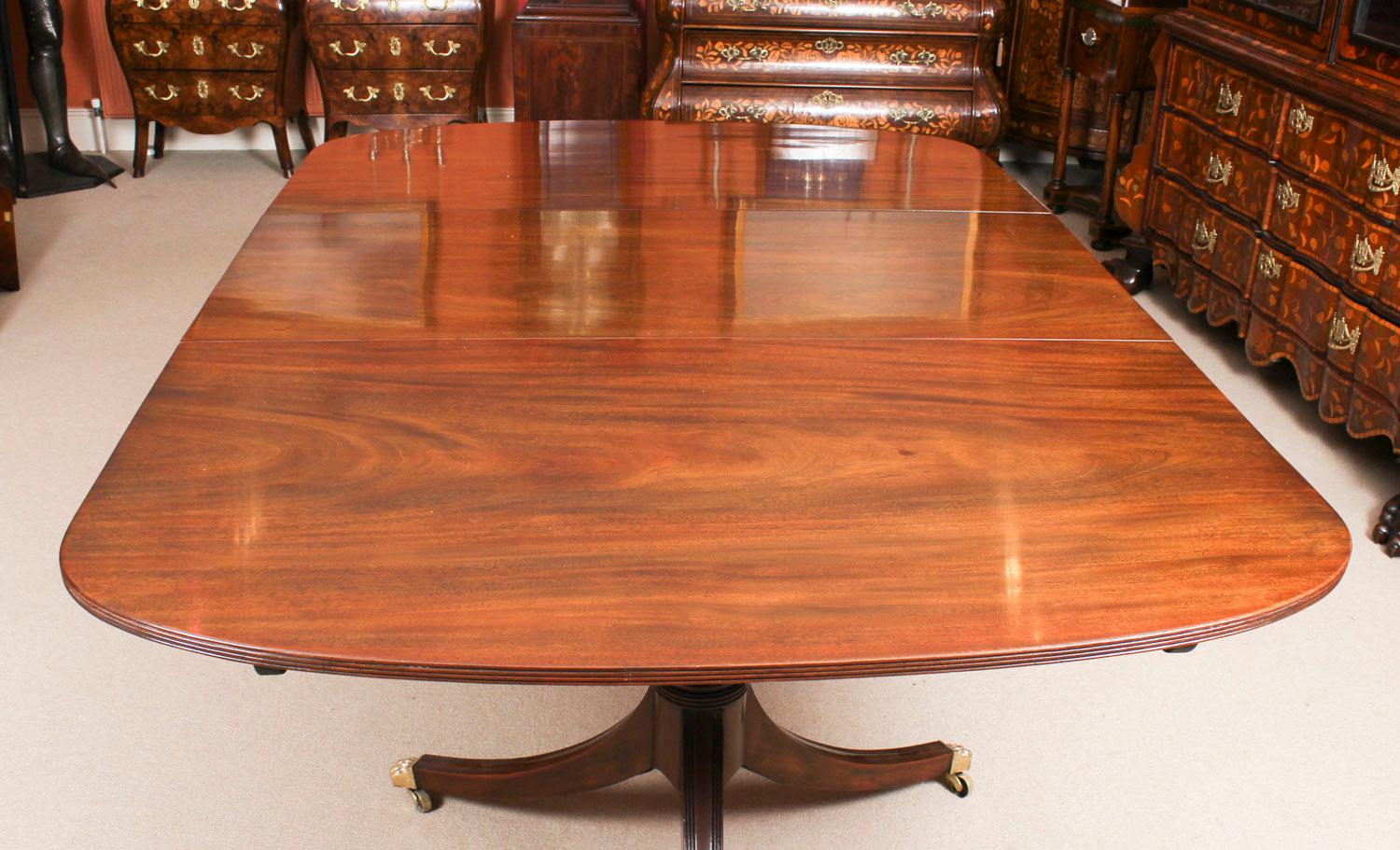 George III Regency Dining Table 19th Century with 8 Bespoke Dining Chairs 4