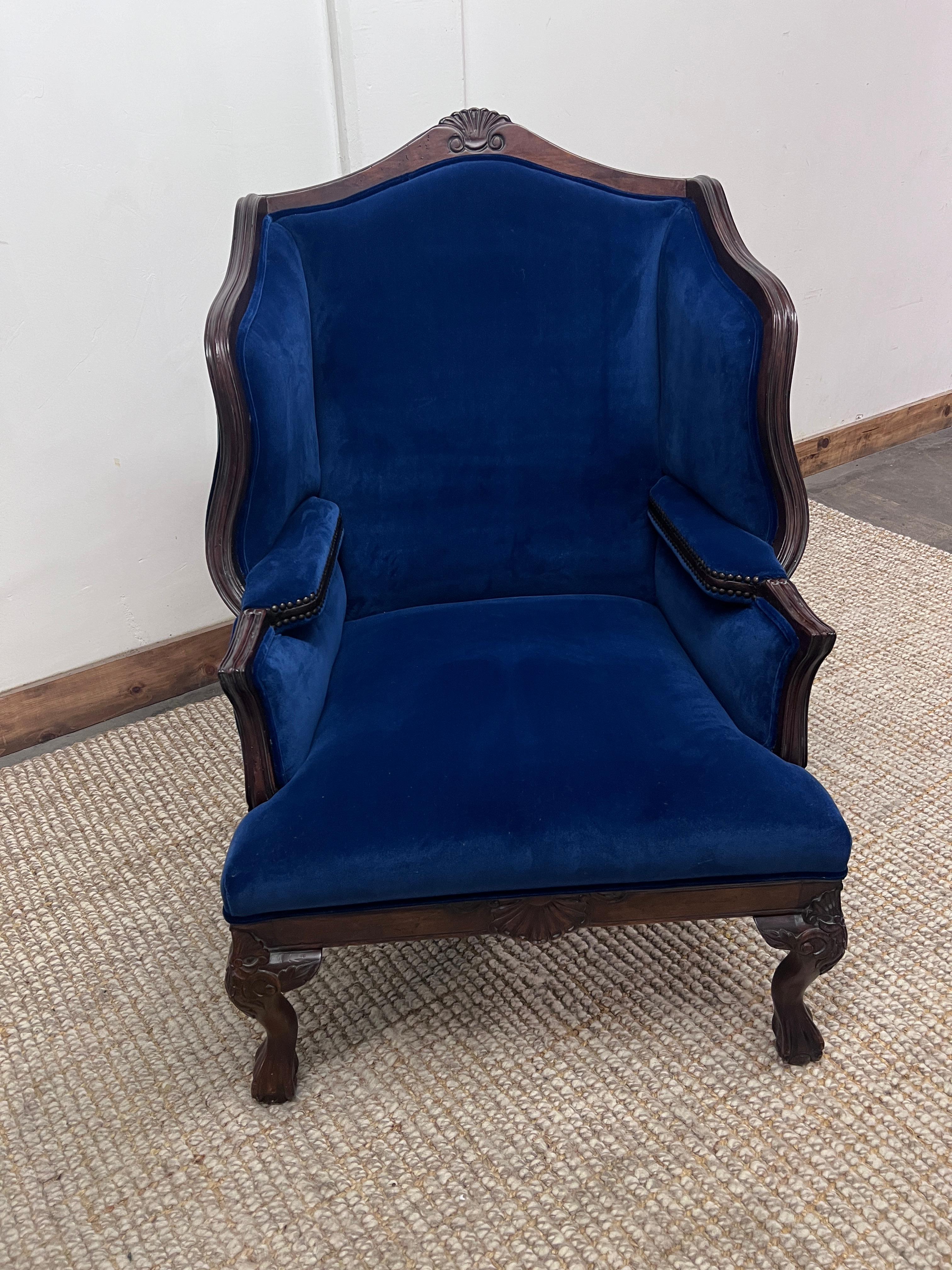 French Baroque or Regence Style Wingback in Blue Mohair with Bronze Details For Sale 4