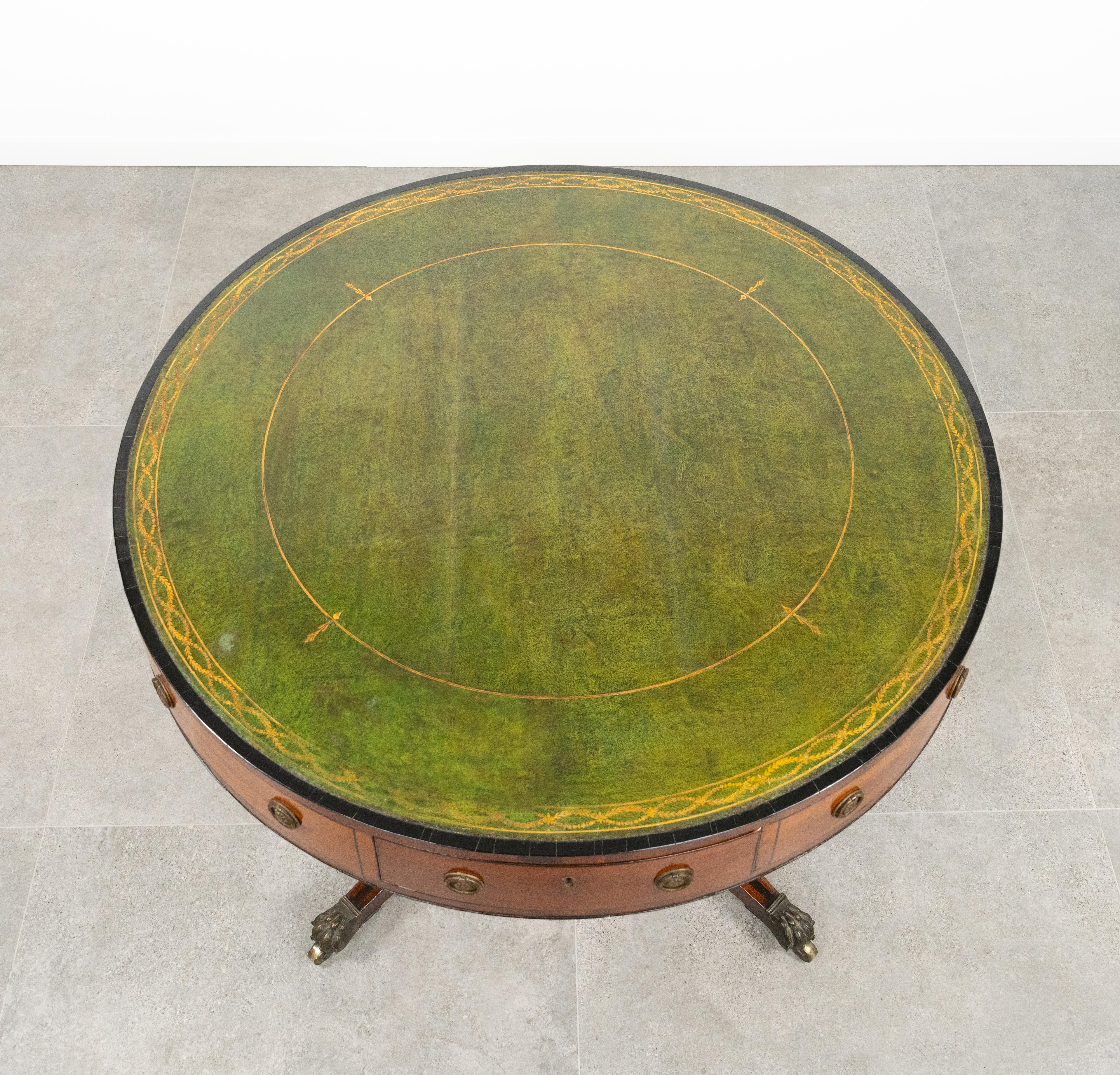 George III Revolving Table Drum in Mahogany Attributed to Gillows, English 1790 For Sale 4