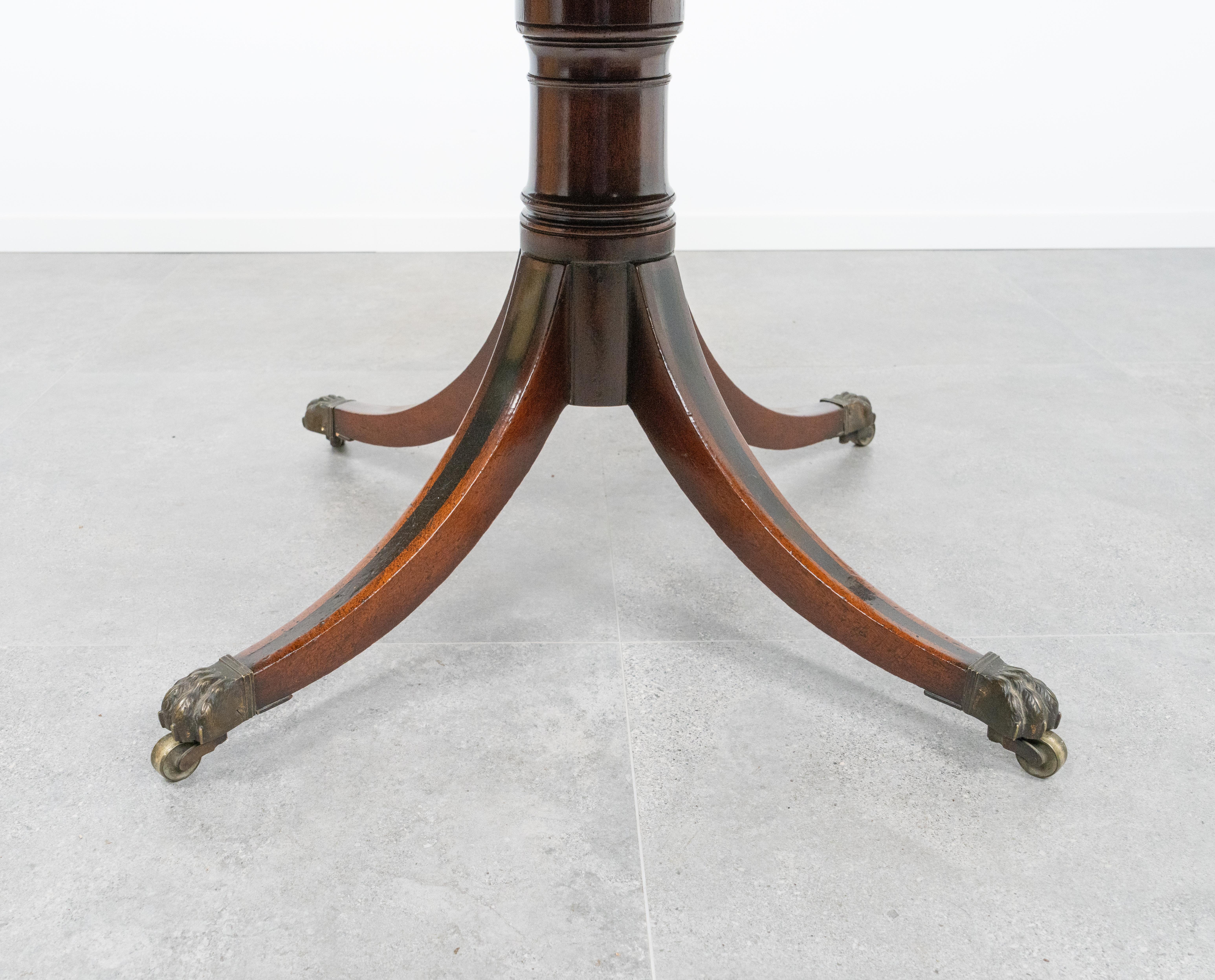 George III Revolving Table Drum in Mahogany Attributed to Gillows, English 1790 For Sale 5