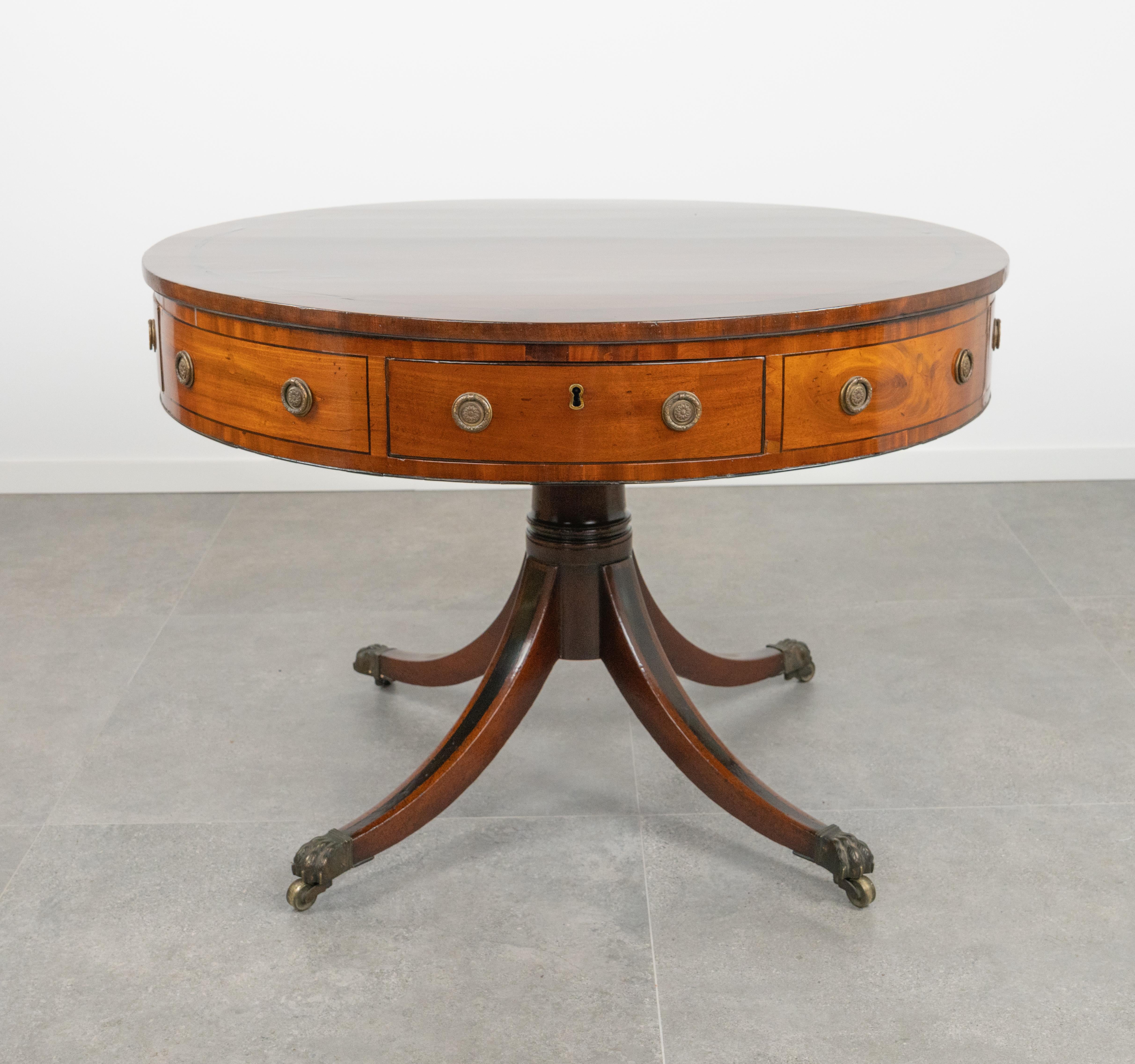 George III Revolving Table Drum in Mahogany Attributed to Gillows, English 1790 For Sale 11