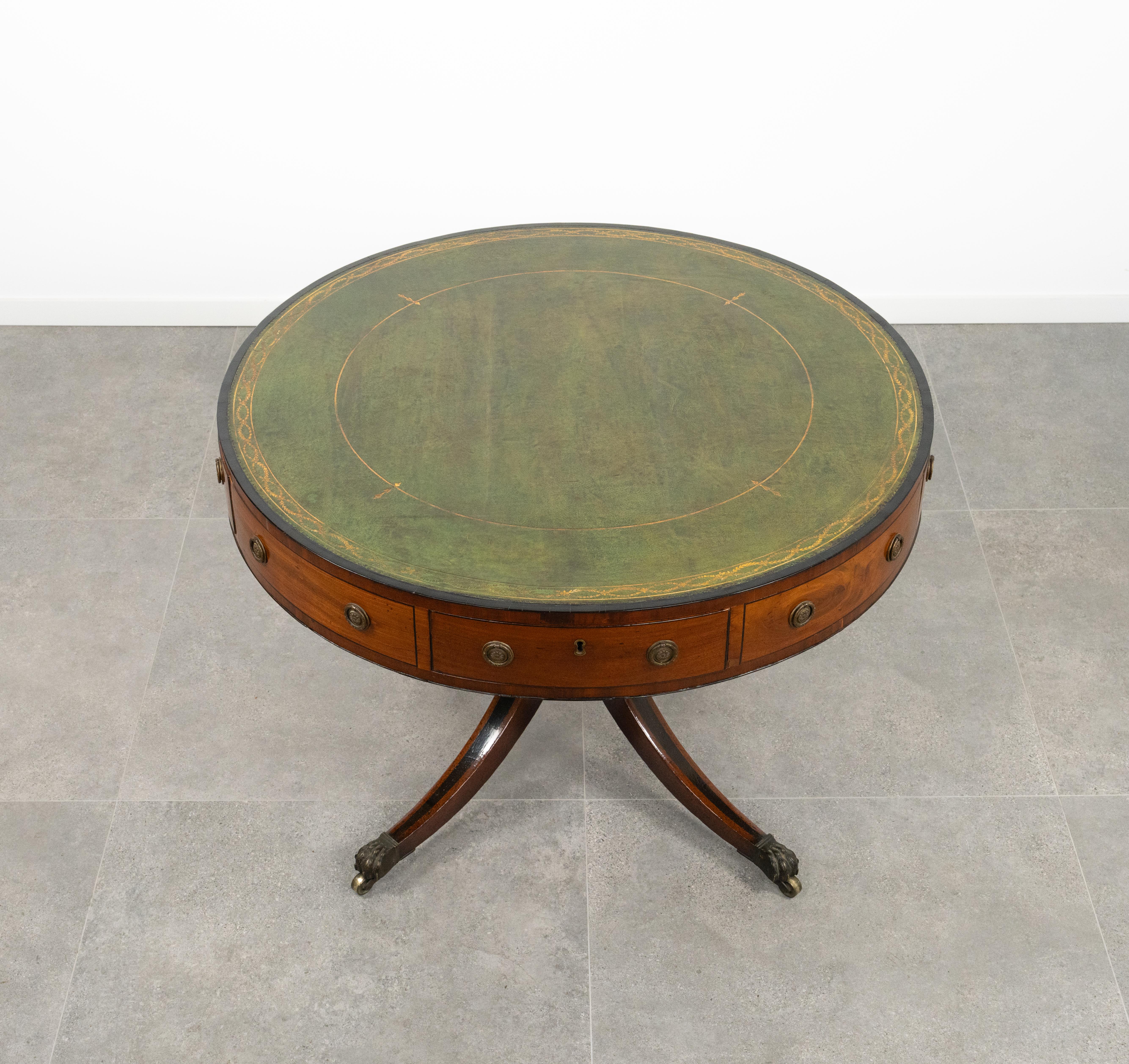 George III Revolving Table Drum in Mahogany Attributed to Gillows, English 1790 For Sale 2