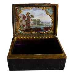 Caja de rapé de carey prensado Rococco Jorge III, Ormolu, Bilston/Battersea