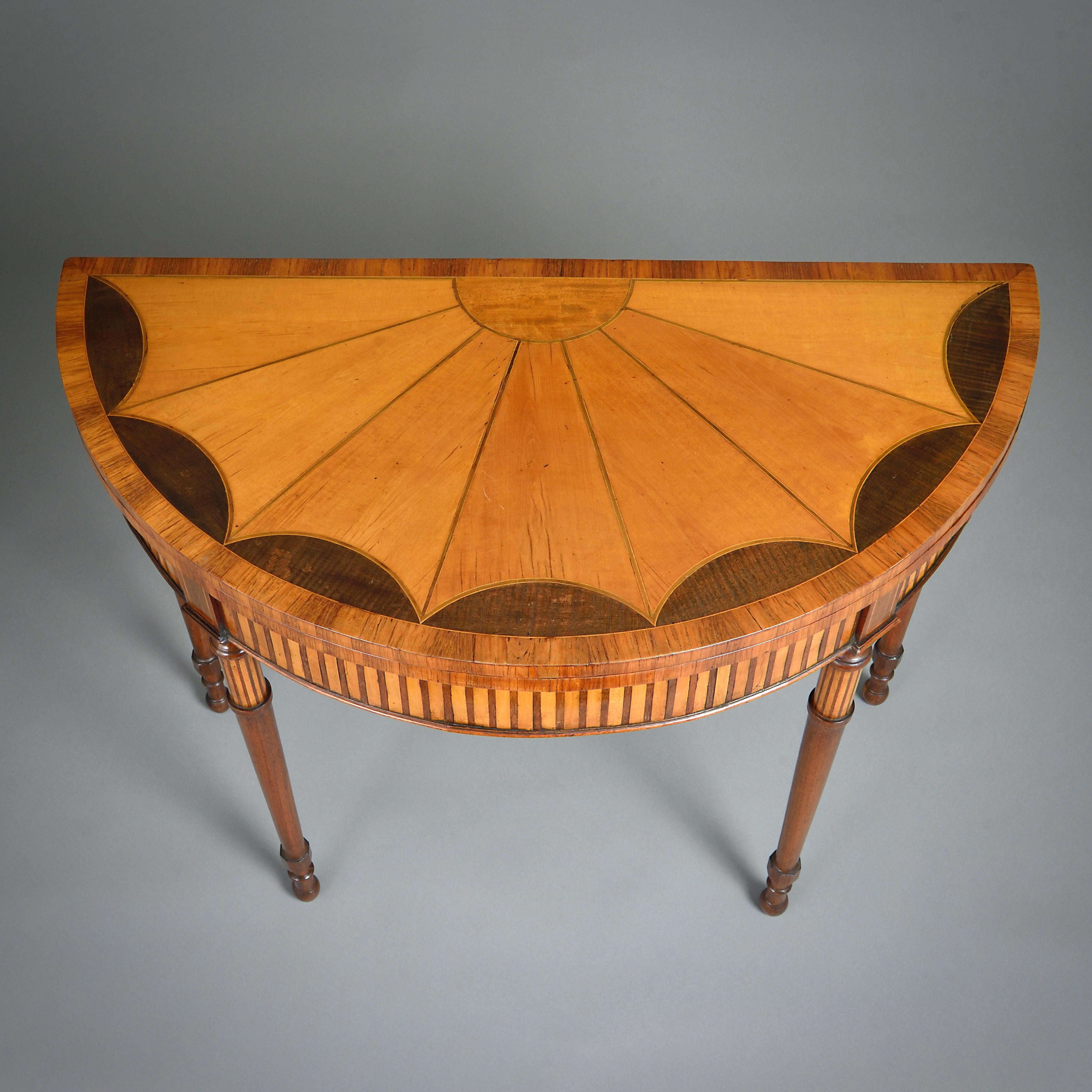Table à cartes Demi-Lune en acajou et bois satiné George III Bon état - En vente à London, GB