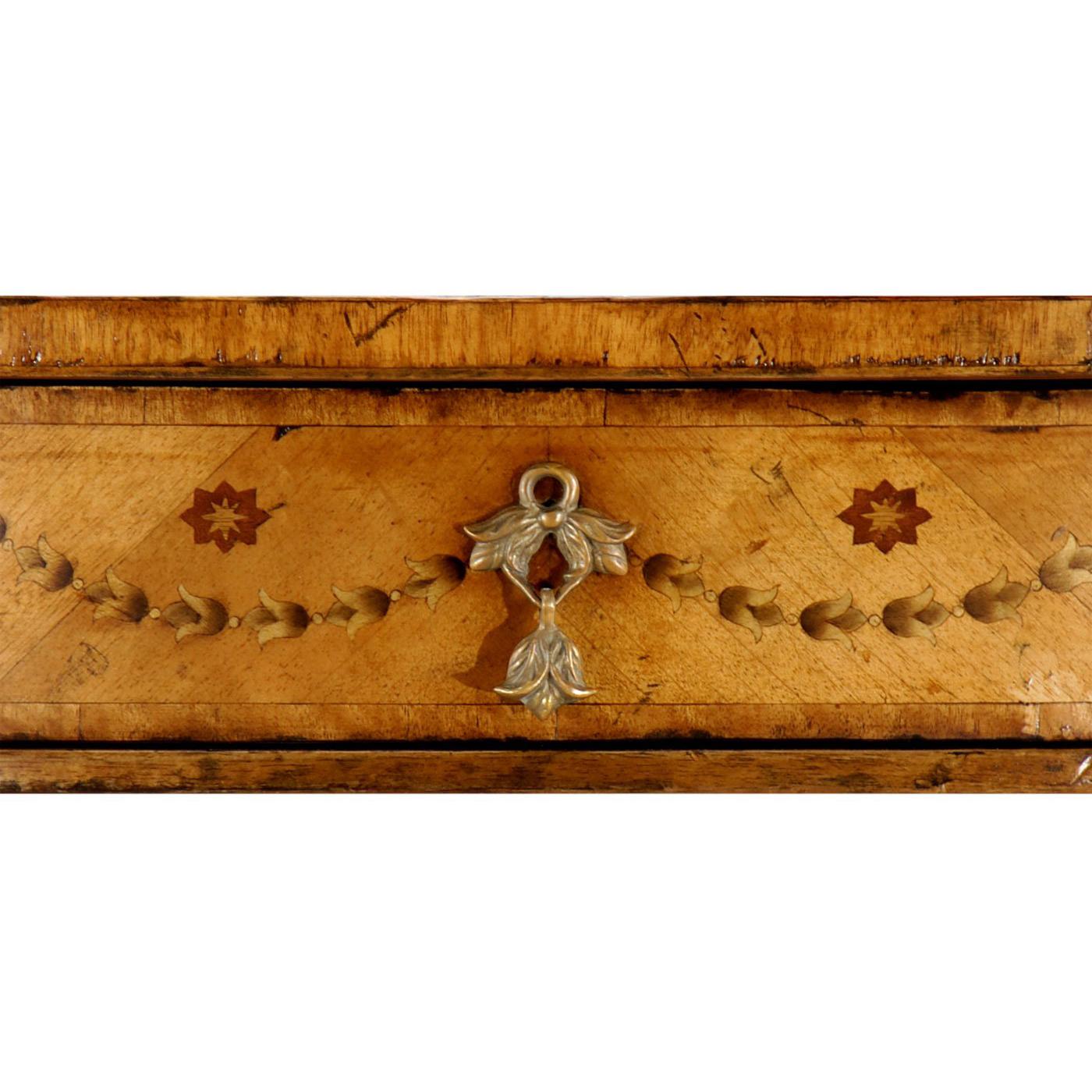Vietnamita Tavolo consolle di Giorgio III in legno satinato in vendita