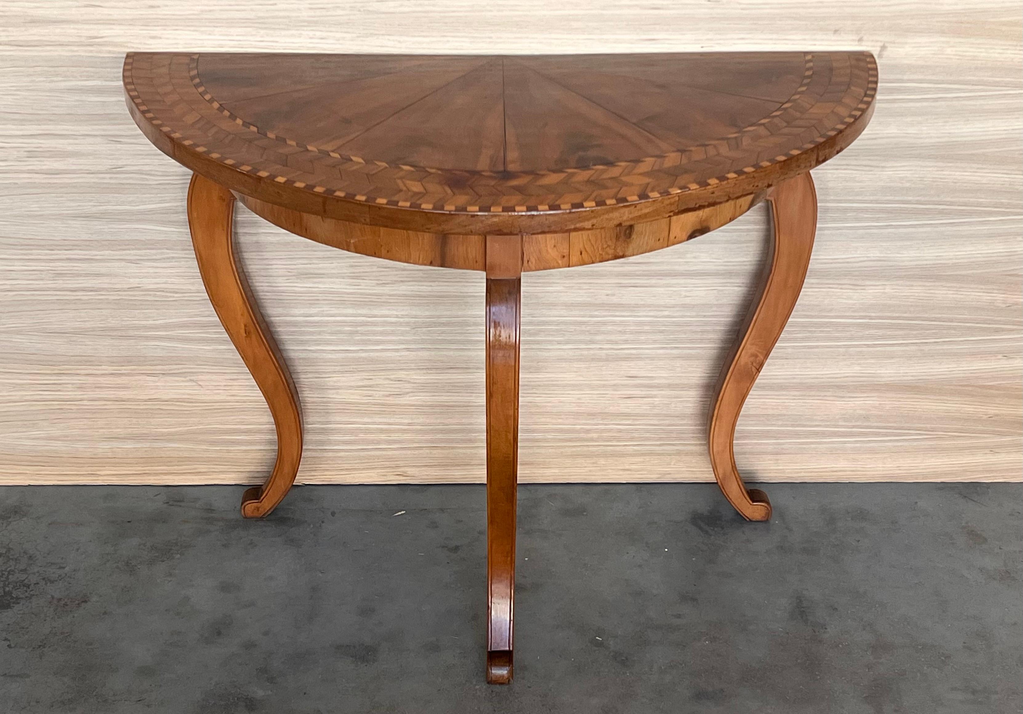 George III Satinwood Console Table with Marquetry Top In Good Condition For Sale In Miami, FL