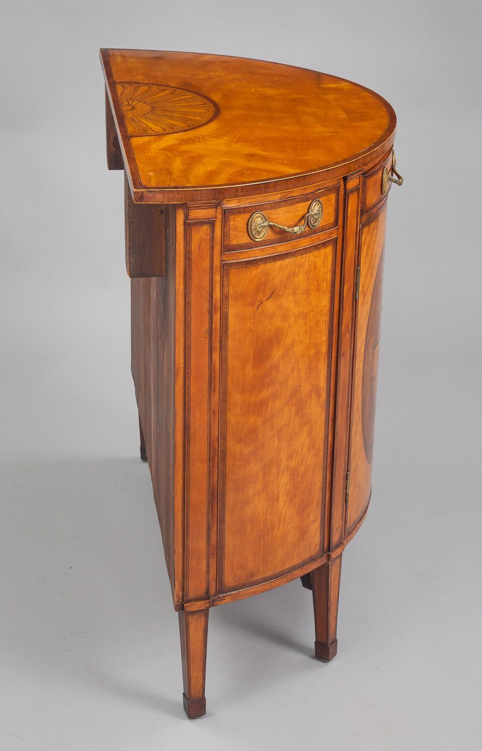 George III Satinwood Demilune Console Cabinet, circa 1790 (18. Jahrhundert) im Angebot