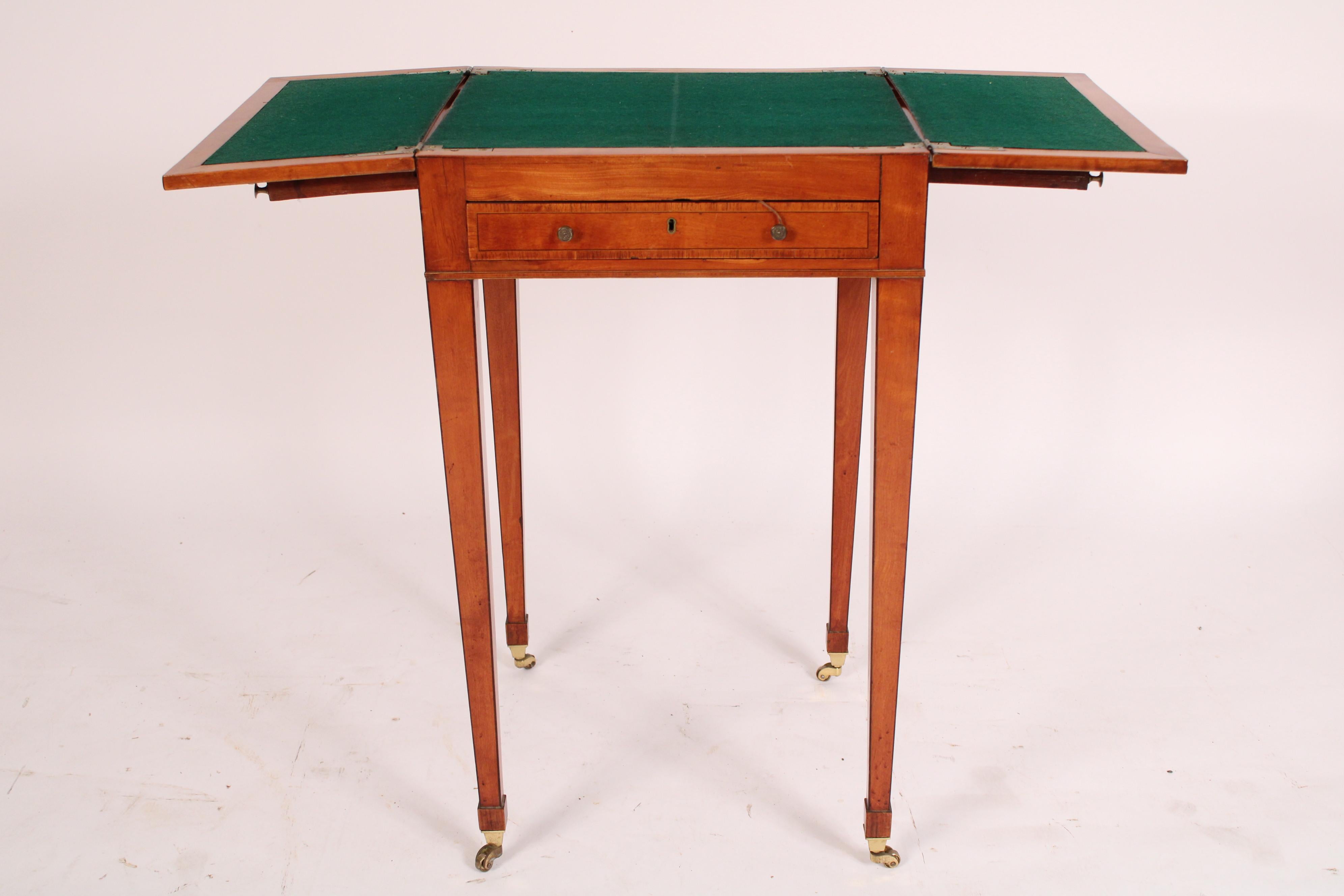 George III Satinwood Games / Side Table In Good Condition For Sale In Laguna Beach, CA