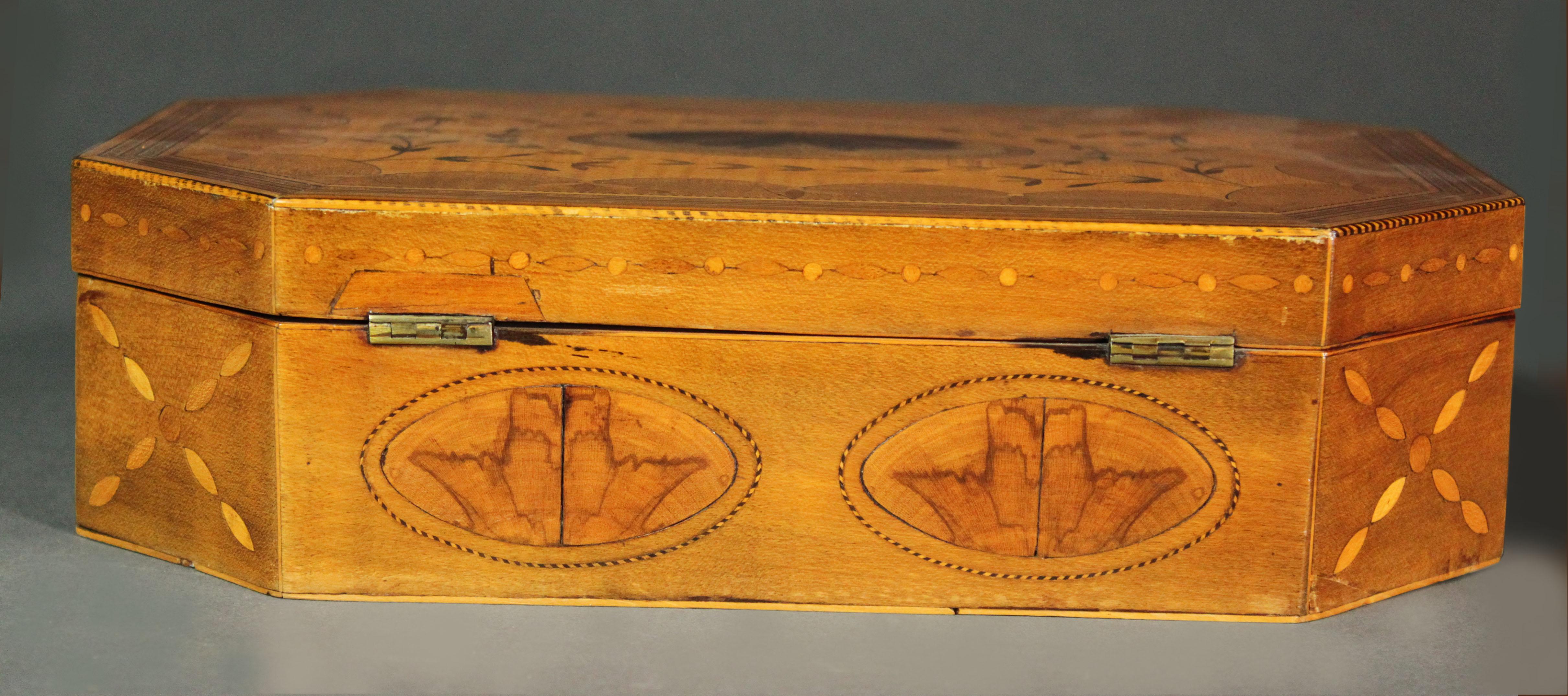 19th Century George III Satinwood Octagonal Inlaid Box For Sale