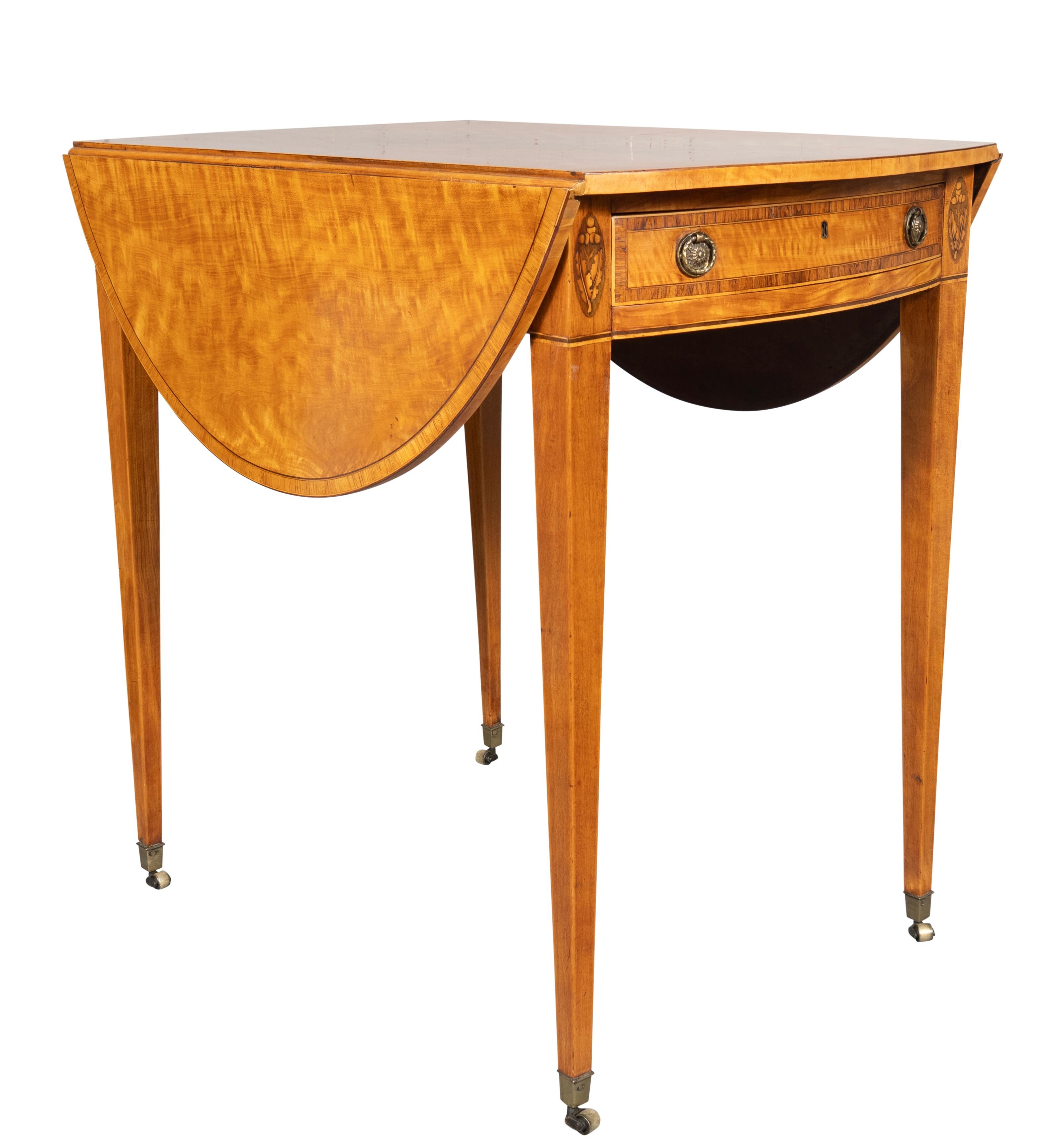Pembroke-Tisch aus Satinholz George III (Spätes 18. Jahrhundert) im Angebot