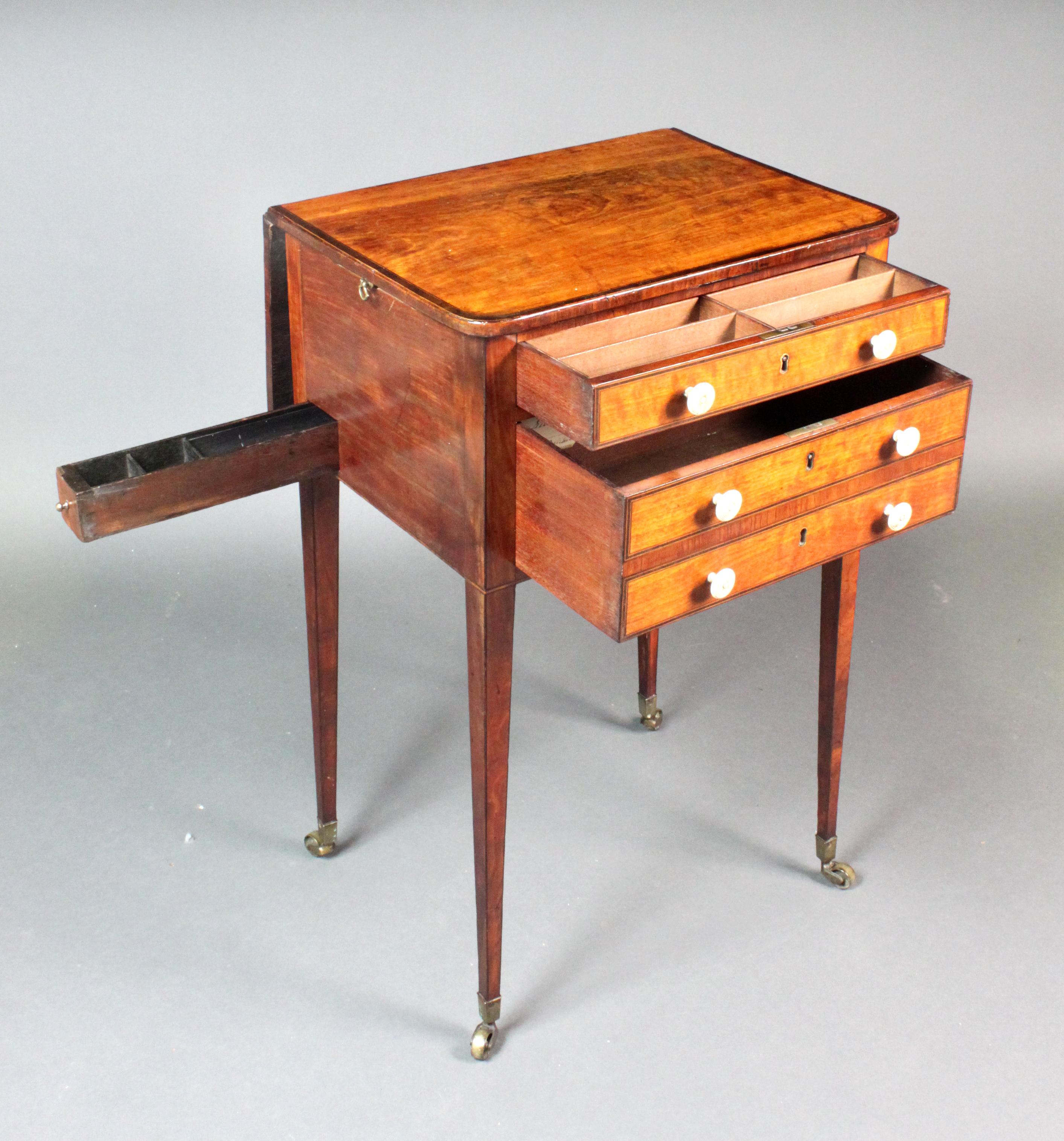 George III Satinwood Sewing Table In Good Condition For Sale In Bradford-on-Avon, Wiltshire