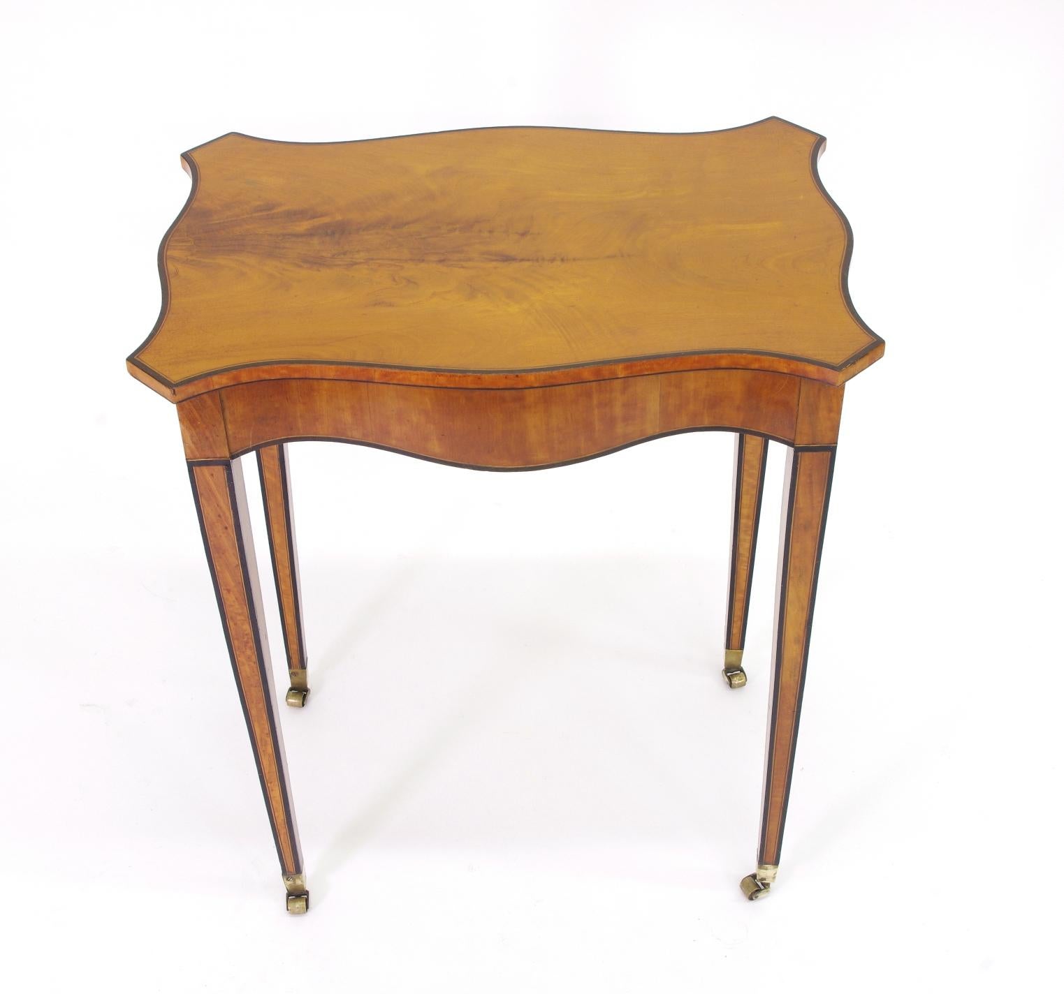 George III Satinwood Side Table, circa 1790 im Zustand „Gut“ in St. Louis, MO