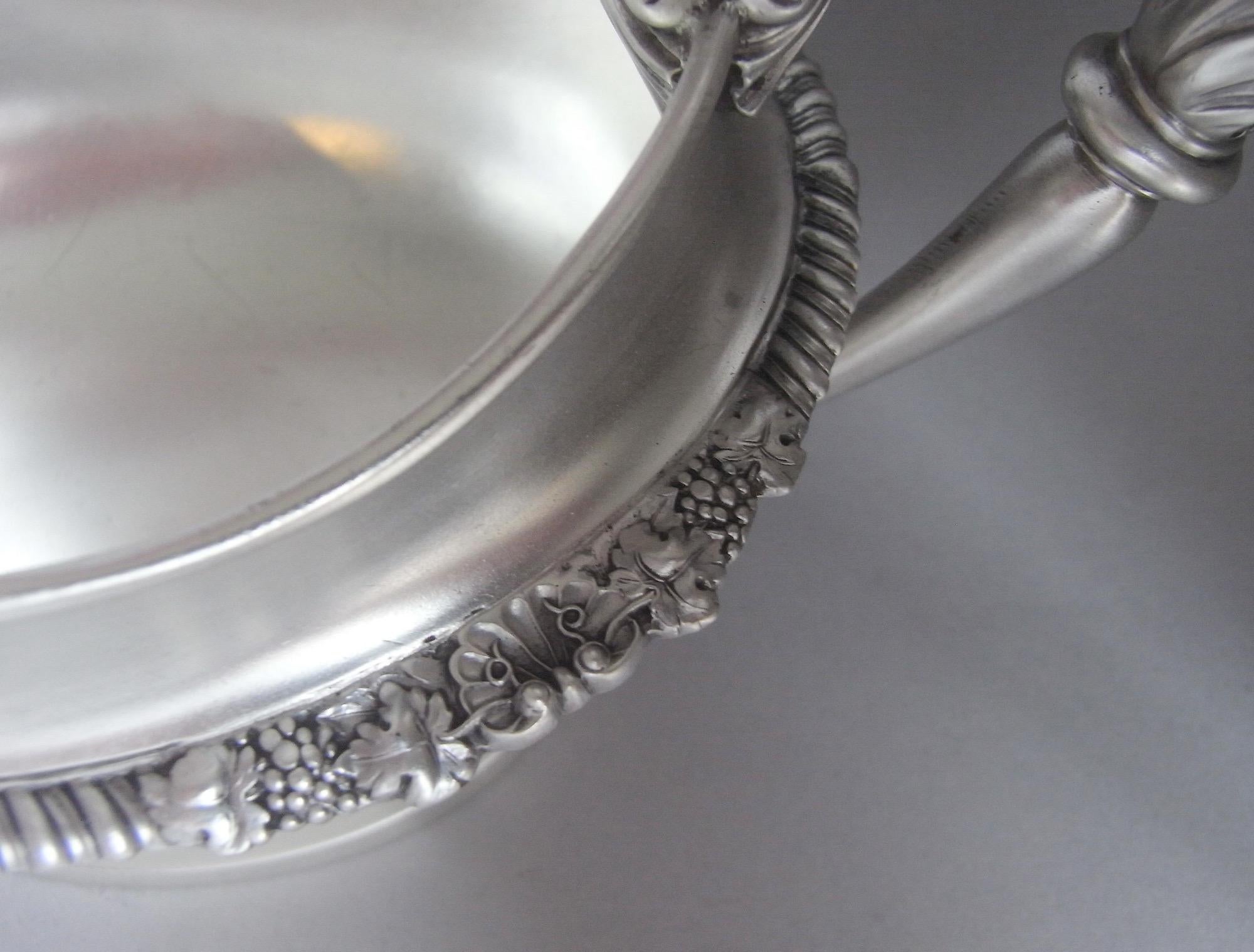 Sauceboat Jorge III Fabricado en Londres por William Burwash, 1817 Silver en venta