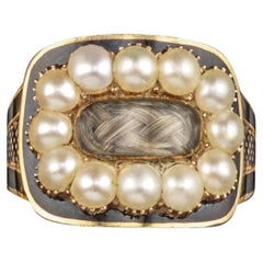 George III Bague de deuil en or sertie de perles de rocaille