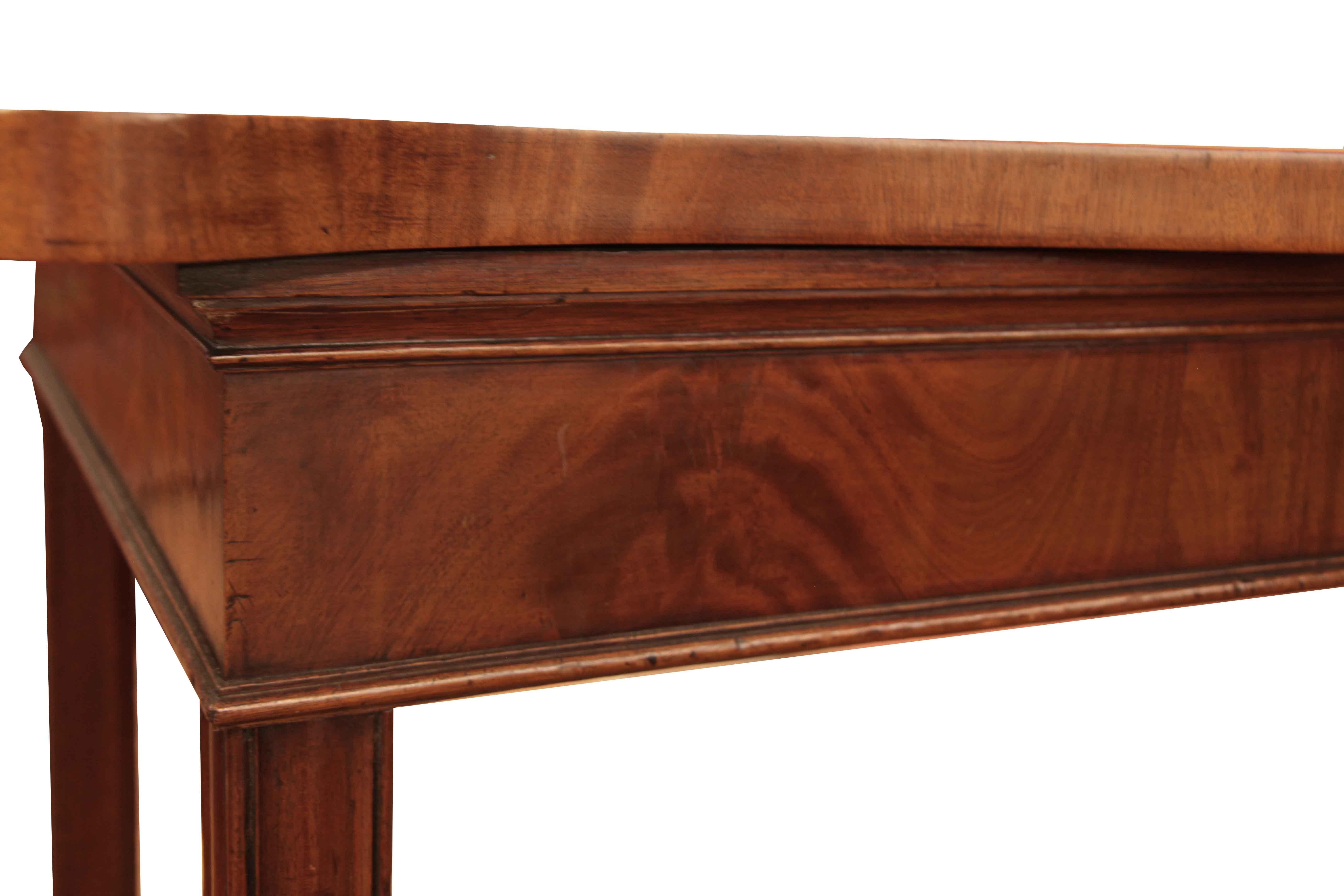 George III Serpentine Console Table In Good Condition For Sale In Wilson, NC
