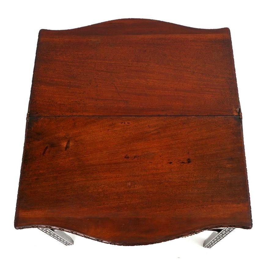 George III Serpentine Front Table With Chinese Chippendale Fret Legs, 18th c. For Sale 3