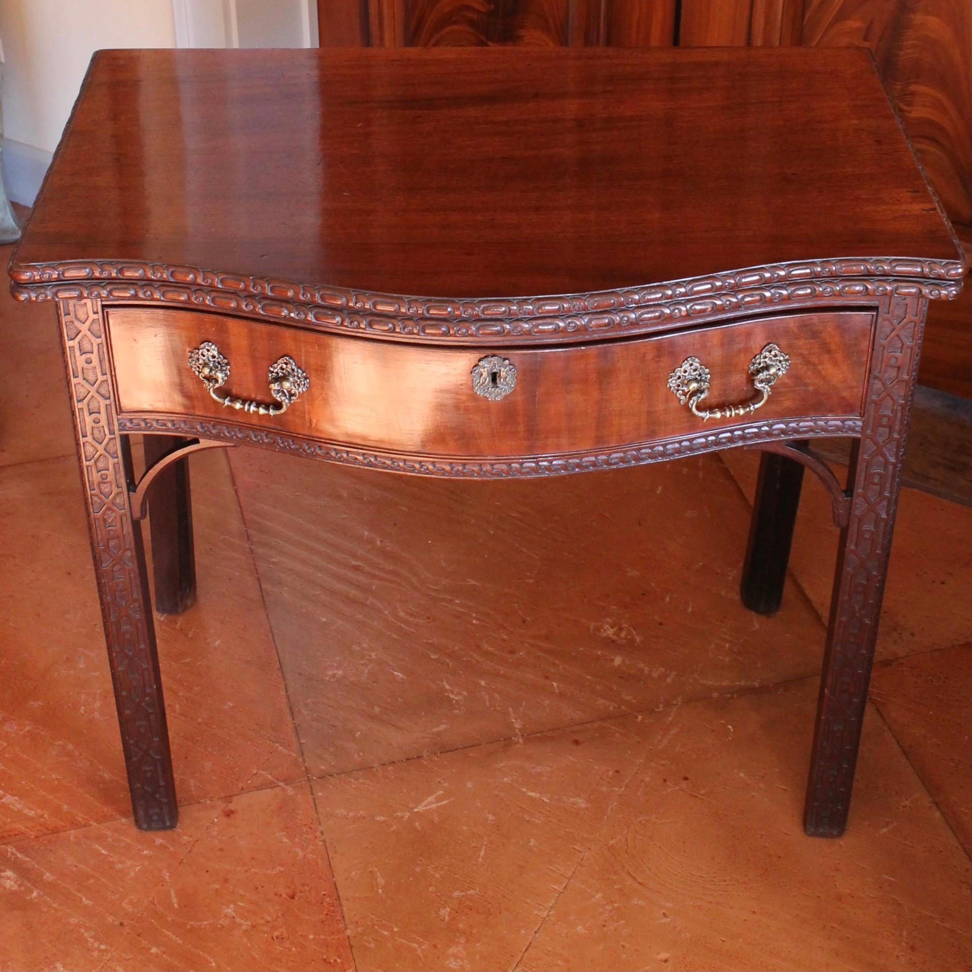 Hand-Carved George III Serpentine Front Table With Chinese Chippendale Fret Legs, 18th c. For Sale