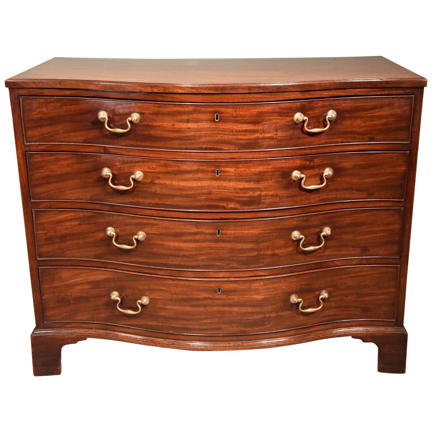 George III Serpentine Fronted Mahogany Chest of Drawers For Sale