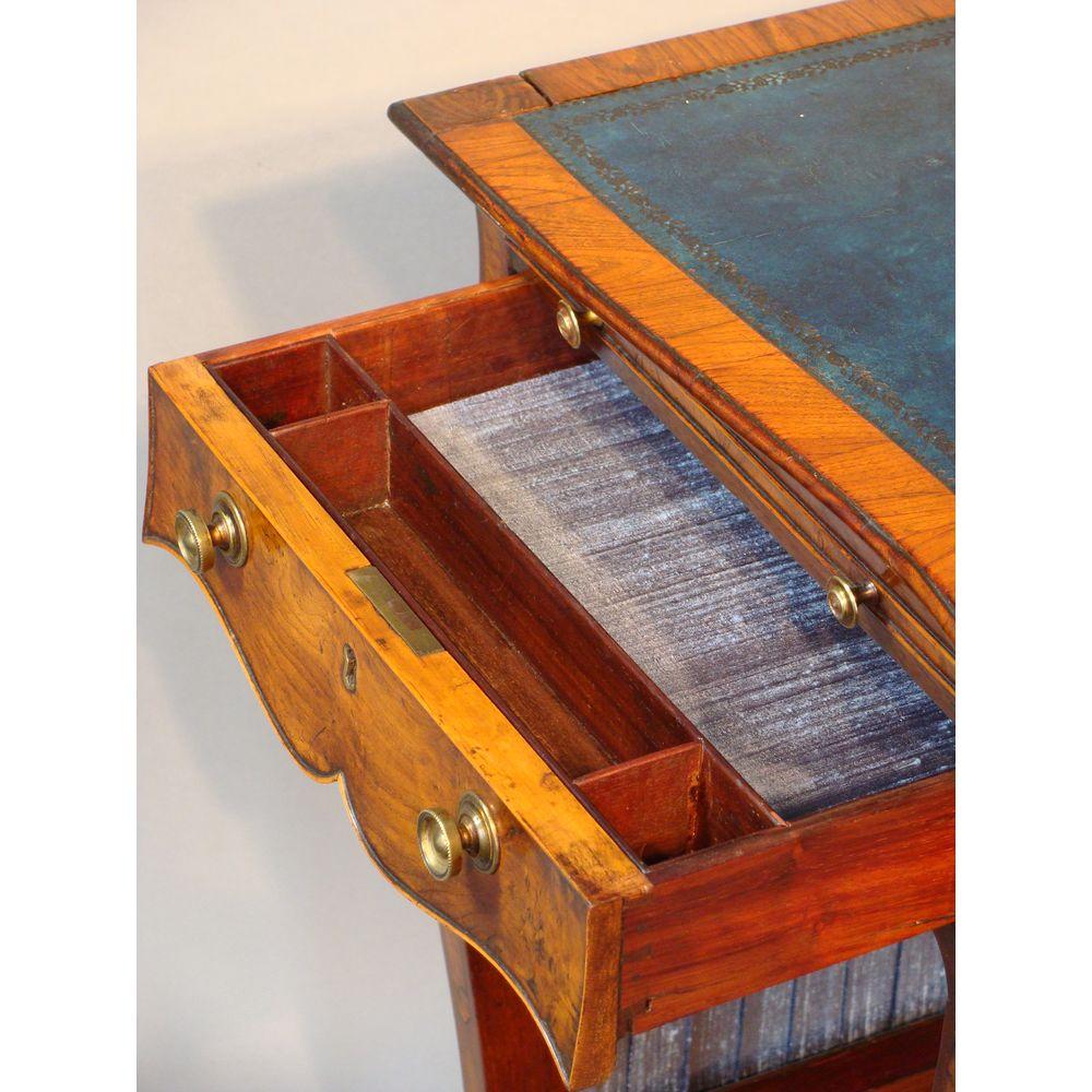 George III Serpentine Inlaid Writing Dressing Table In Good Condition For Sale In Lymington, GB