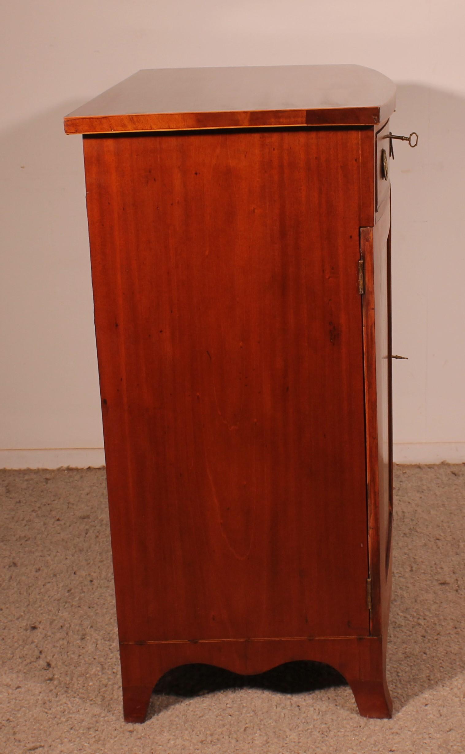 George III Sheraton Bowfront Buffet/ Side Cabinet In Mahogany-18th Century For Sale 5