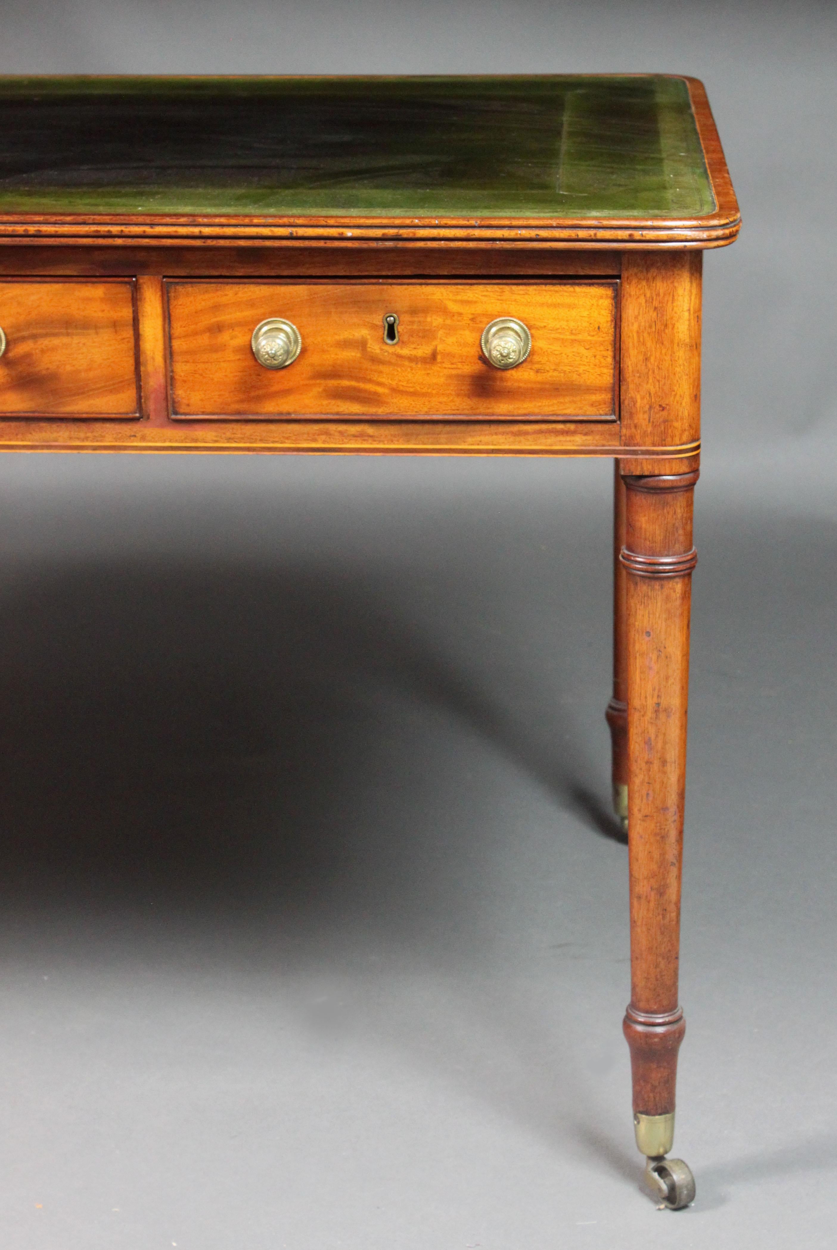 George III Sheraton Writing Table In Good Condition For Sale In Bradford-on-Avon, Wiltshire