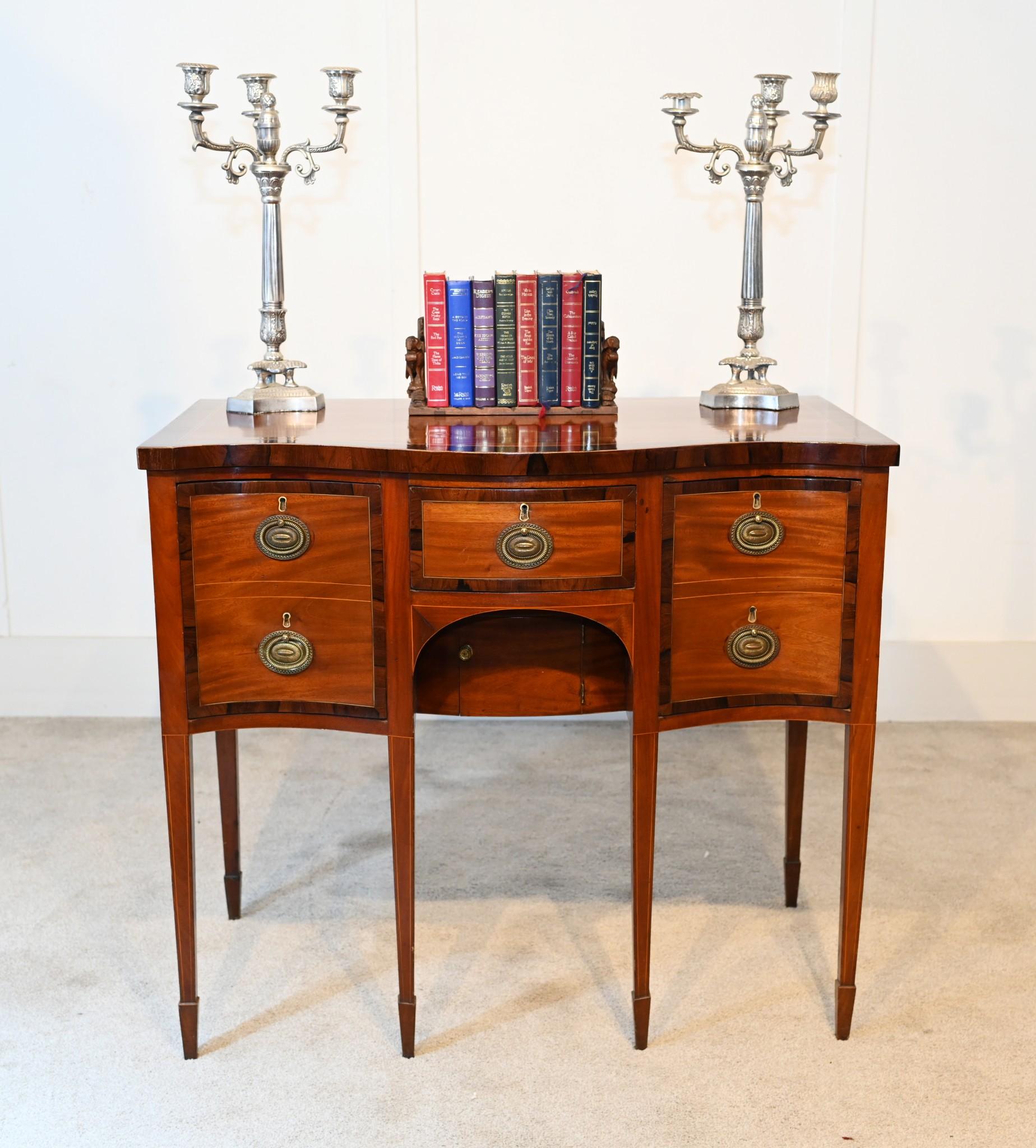 Credenza di Giorgio III in mogano Serpentine Server 1790 in vendita 7