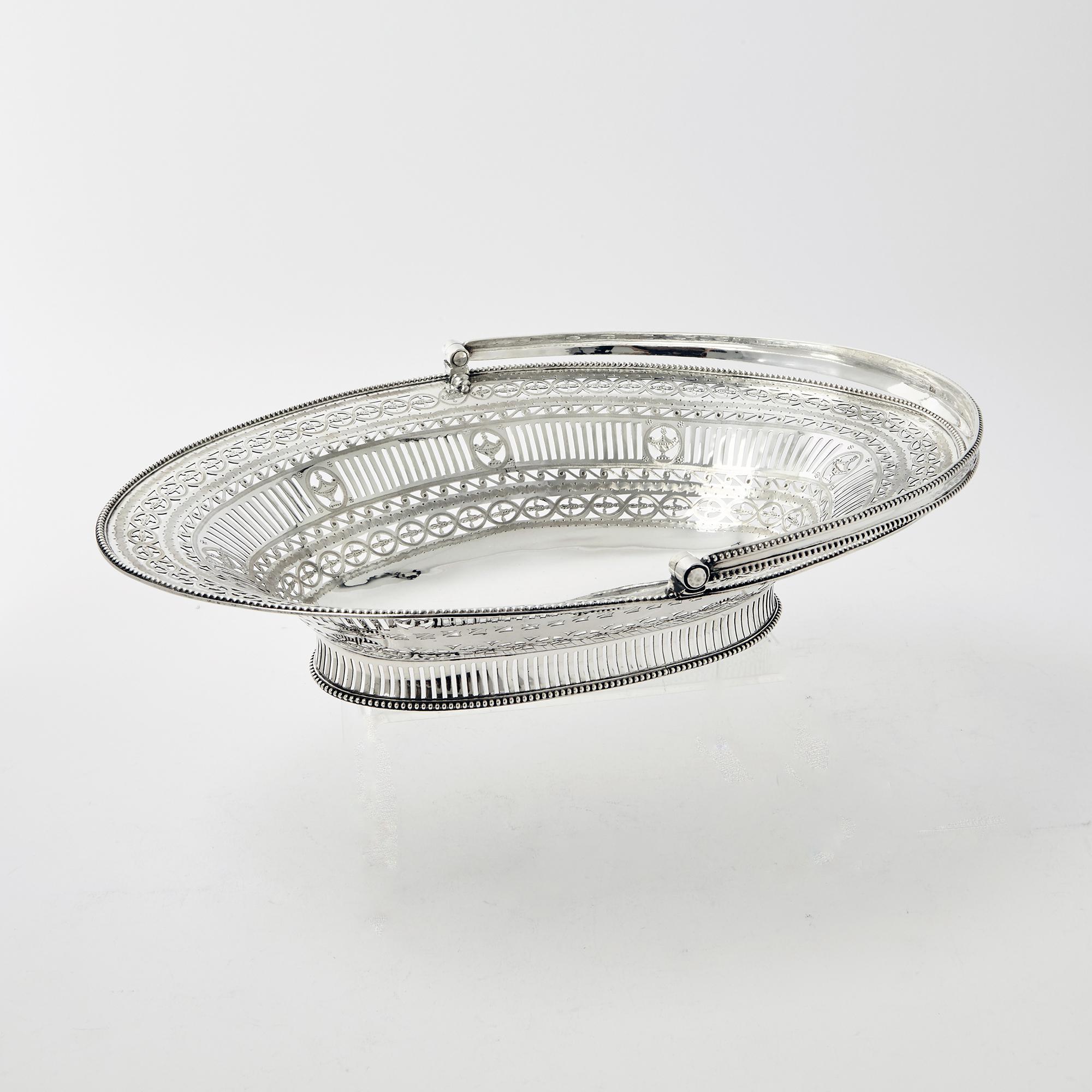 George III Silver Basket by Hester Bateman In Good Condition For Sale In London, GB