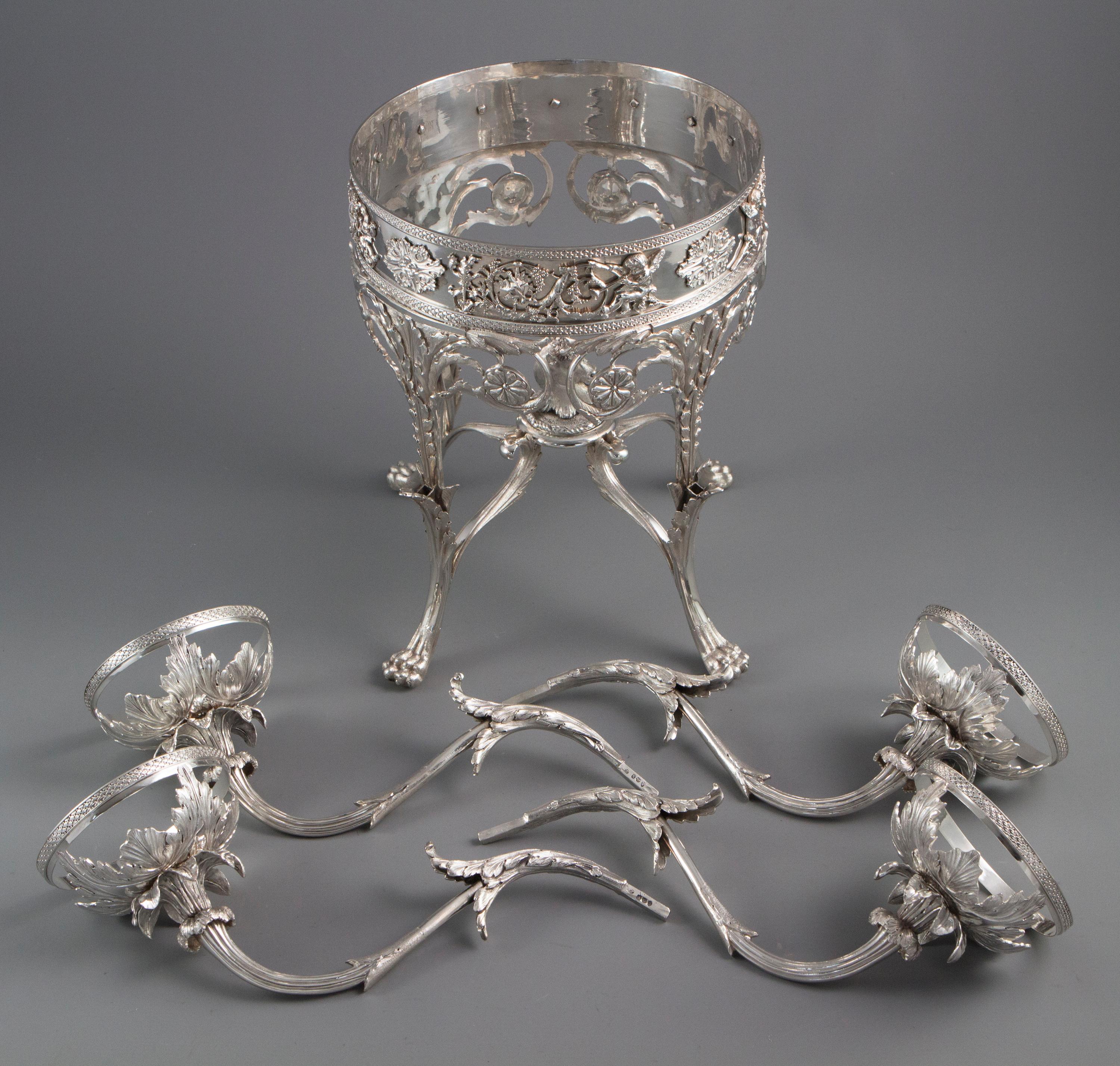 Silber Epergne, London 1808 von William Pitts, George III. Silber Epergne (Frühes 19. Jahrhundert) im Angebot