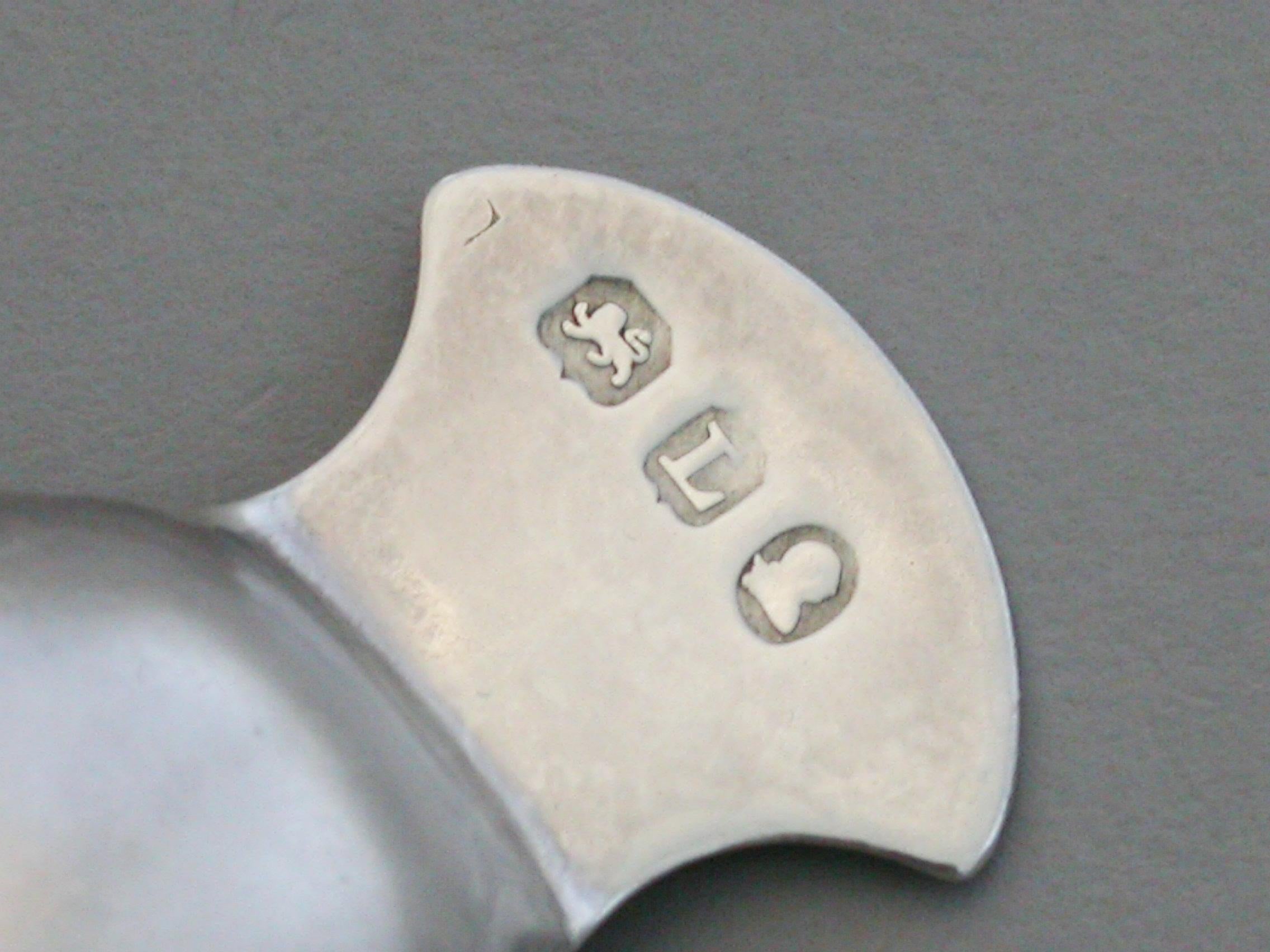 George III Silver 'Hand' Caddy Spoon. By Josiah Snatt, London, 1806 For Sale 4